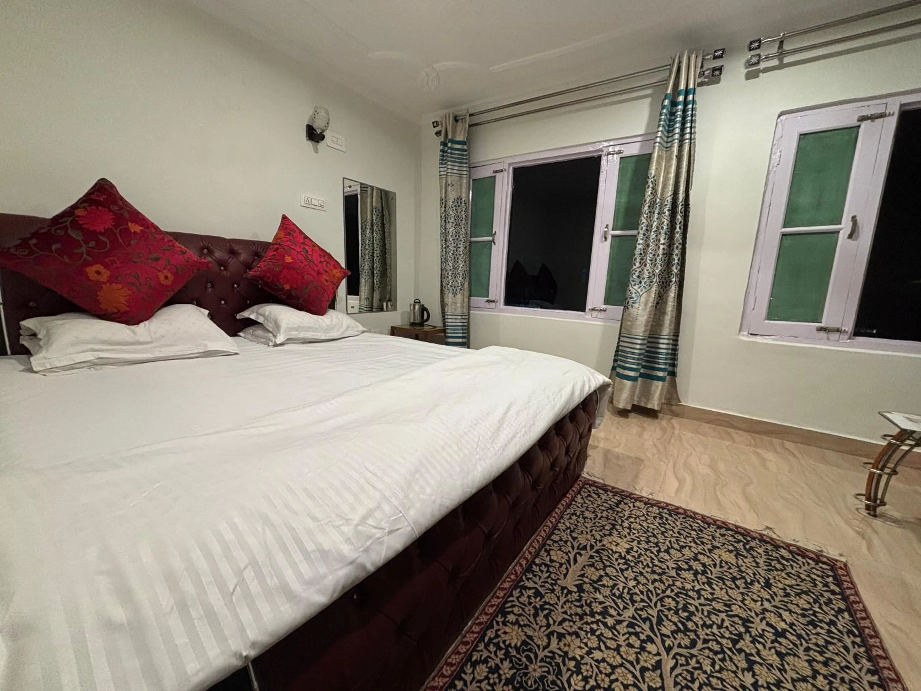 Bed in Hotel Crescent