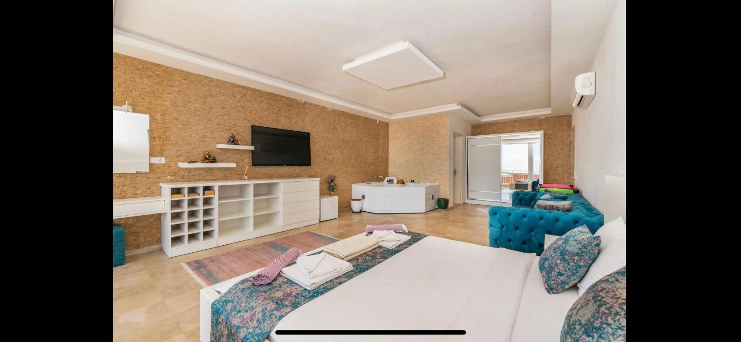 Communal lounge/ TV room, Bed in Infinity Villa Kalkan