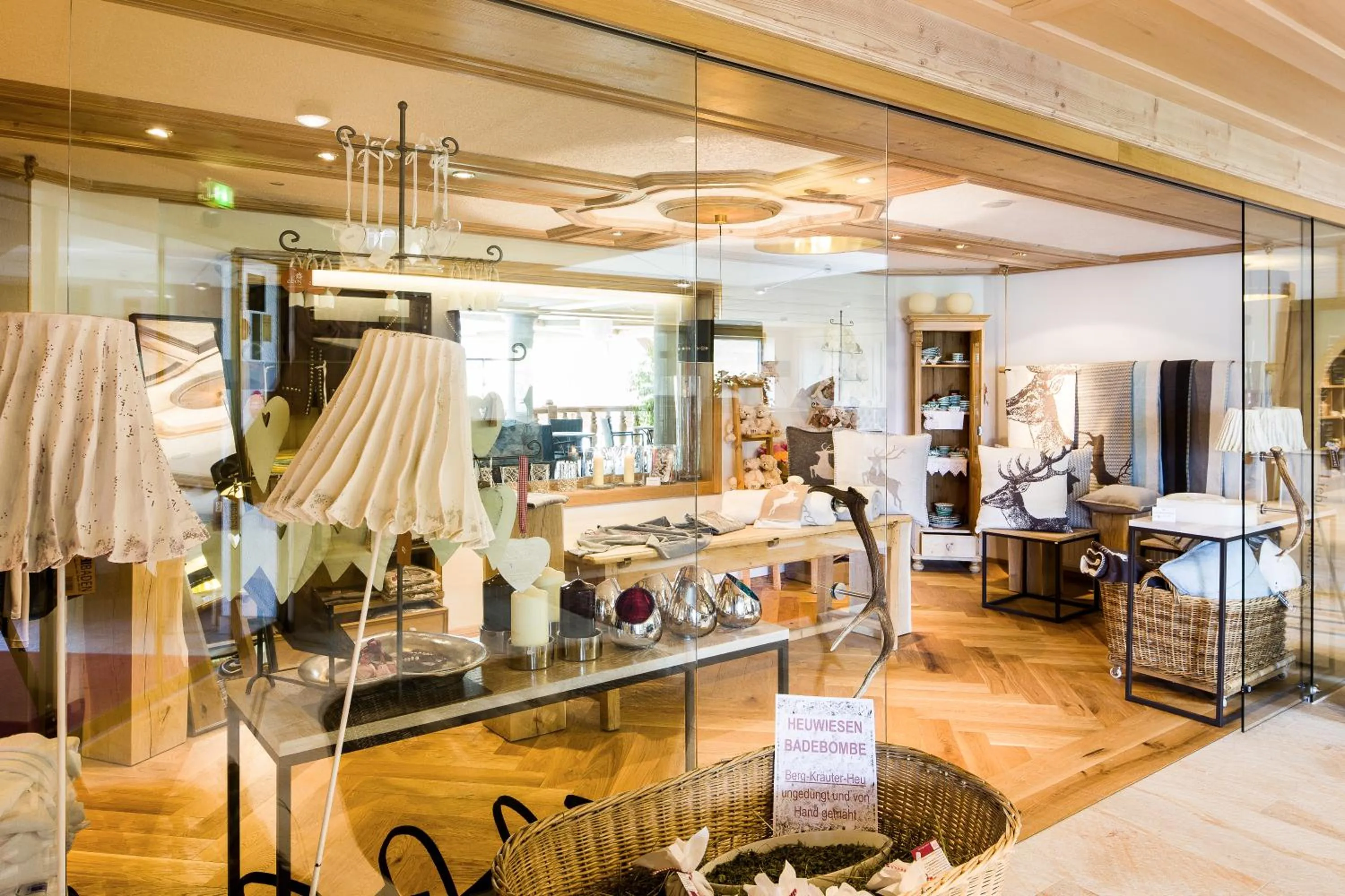 Lounge or bar in Haller's Geniesserhotel