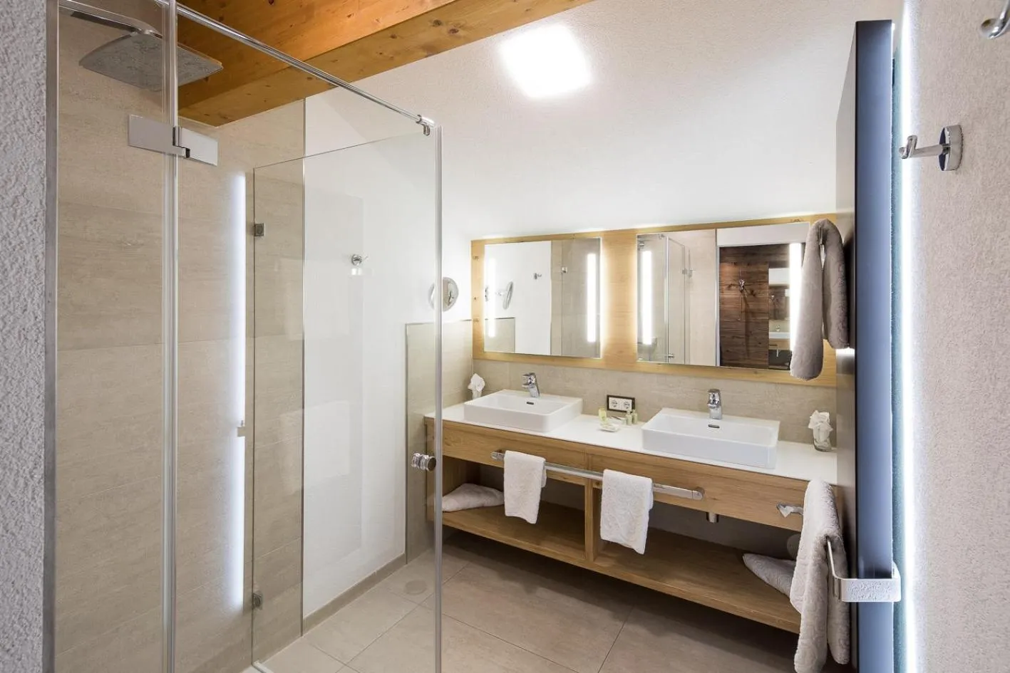 Bathroom in Haller's Geniesserhotel