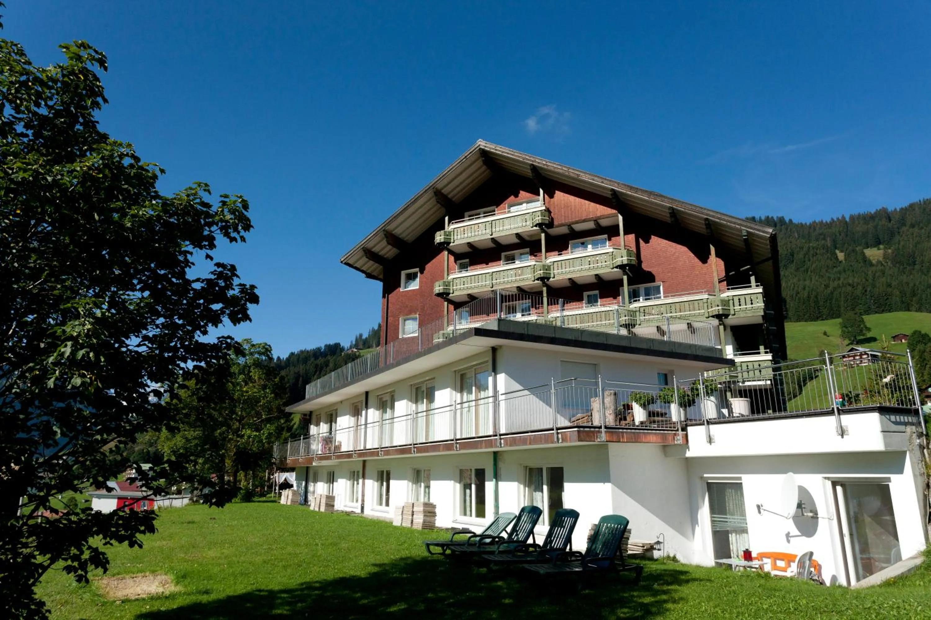 Facade/entrance in Haller's Geniesserhotel