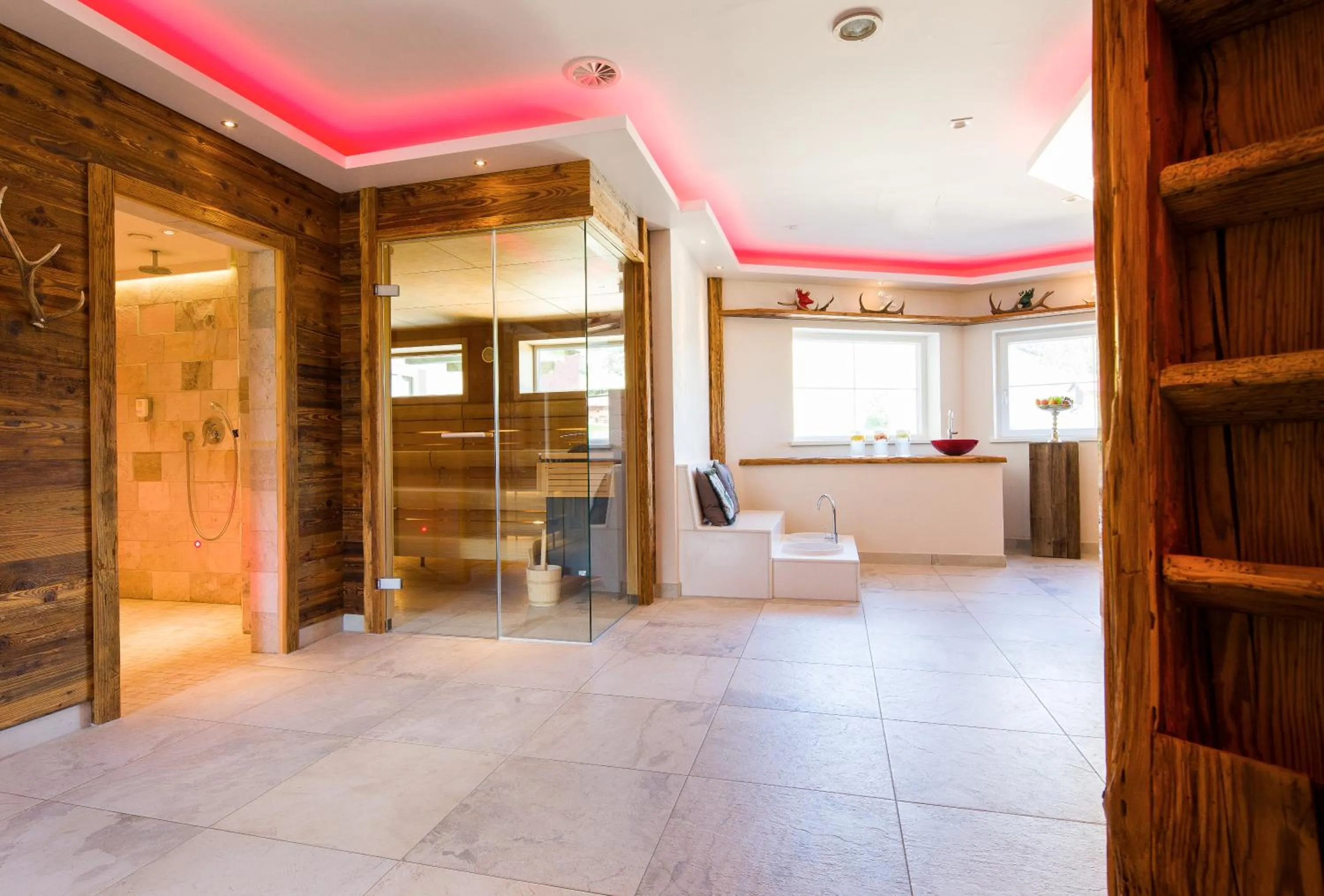 Spa and wellness centre/facilities in Haller's Geniesserhotel