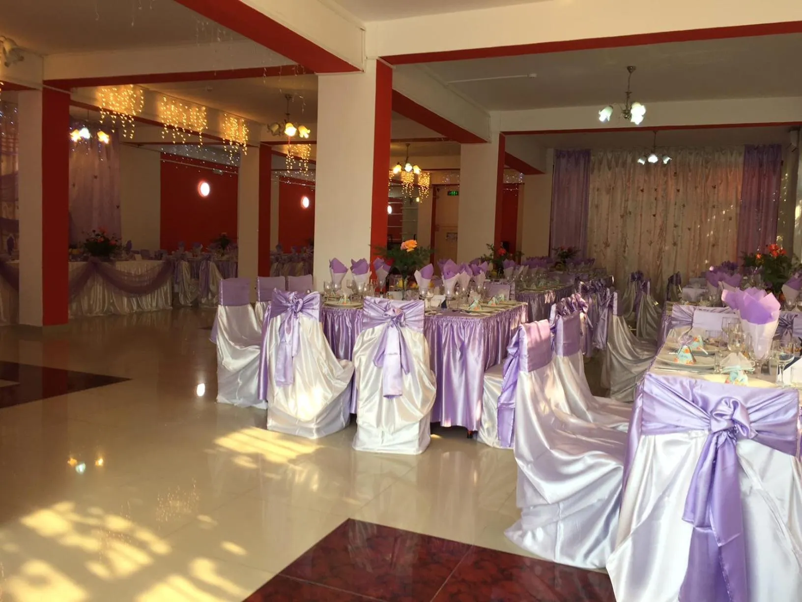 Restaurant/places to eat in Hotel Continental