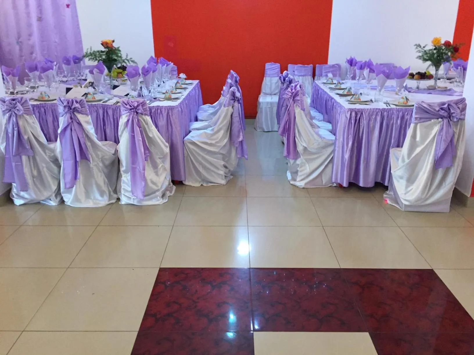 Restaurant/places to eat in Hotel Continental