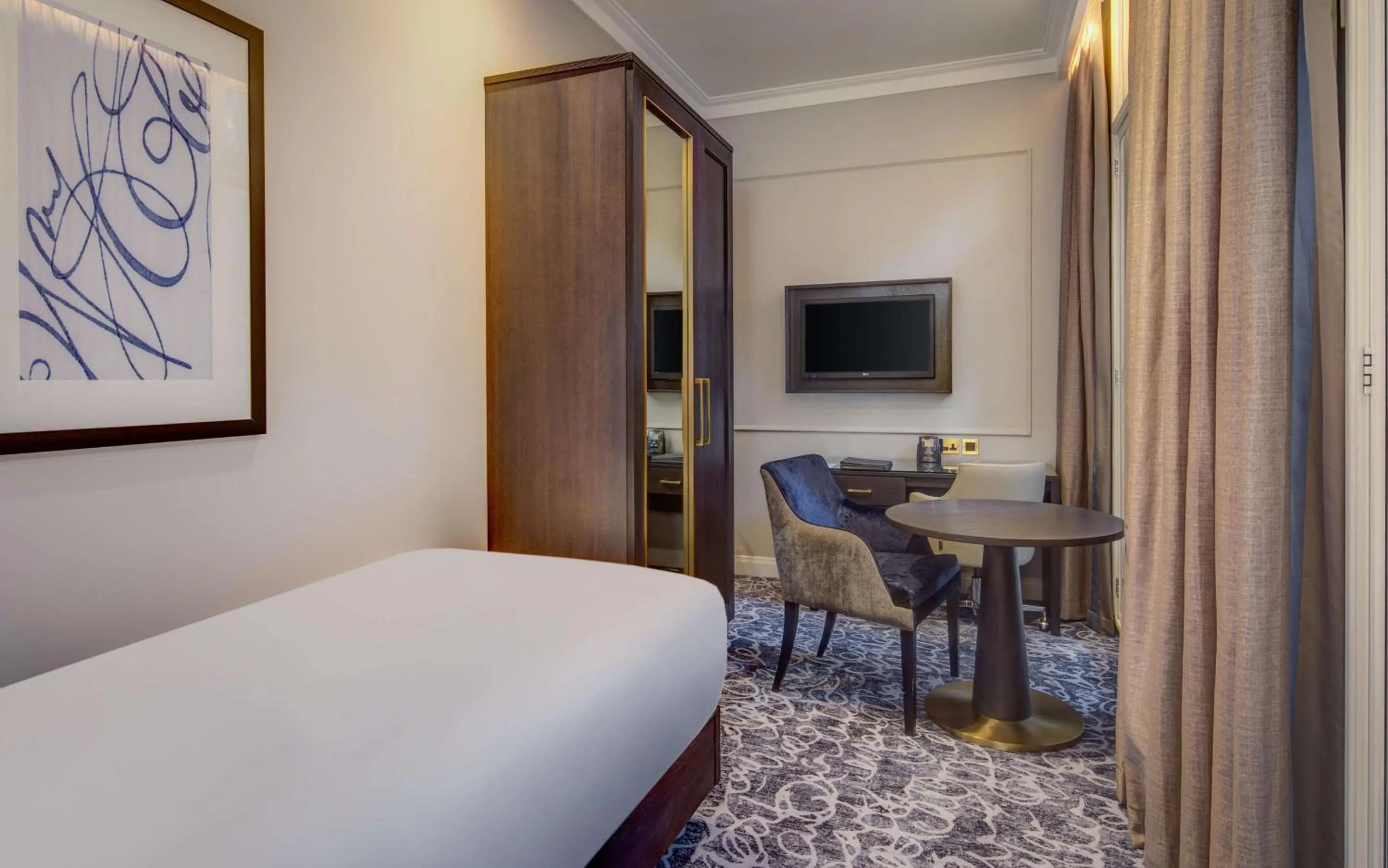 Bed in Hilton London Euston