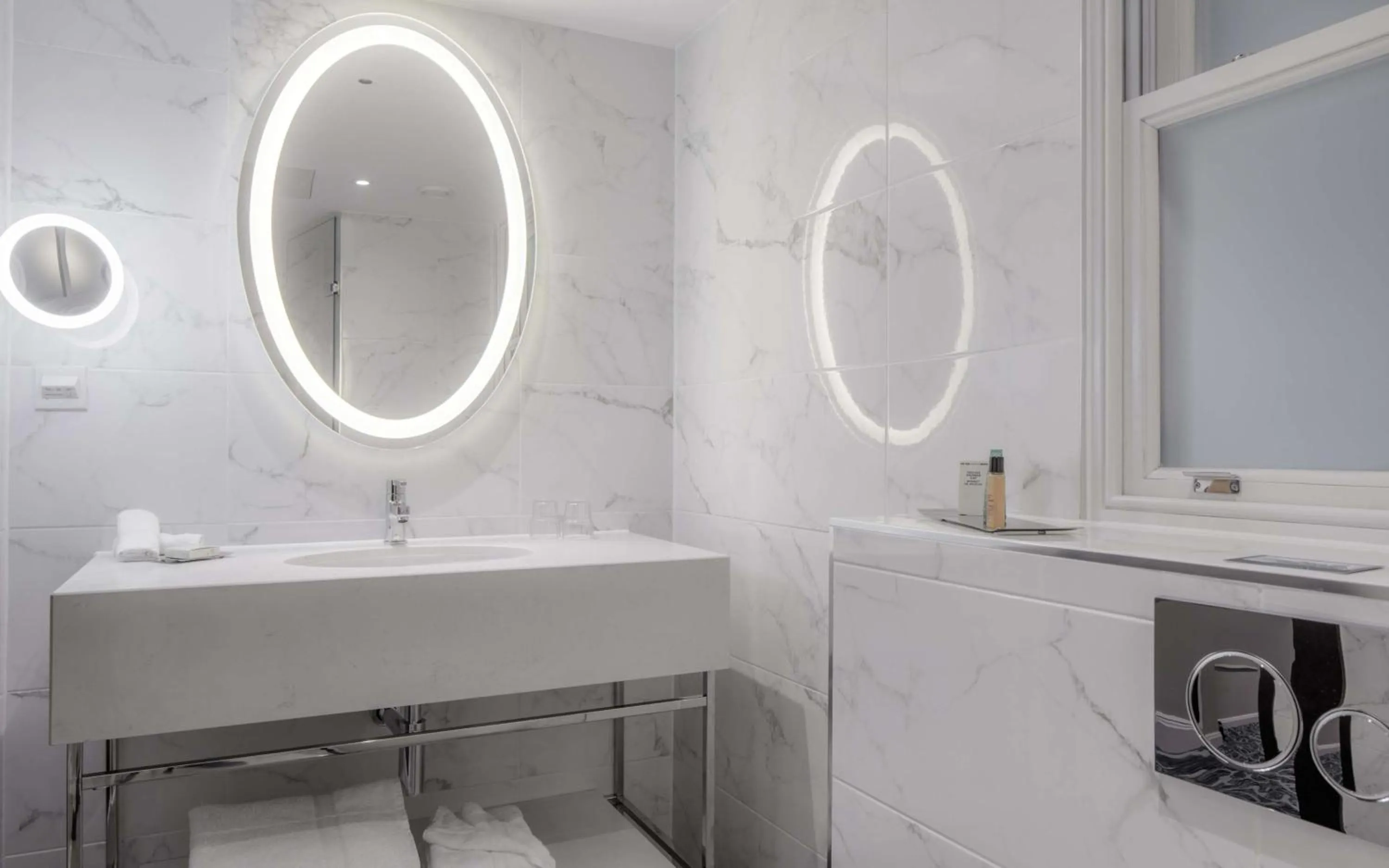 Bathroom in Hilton London Euston