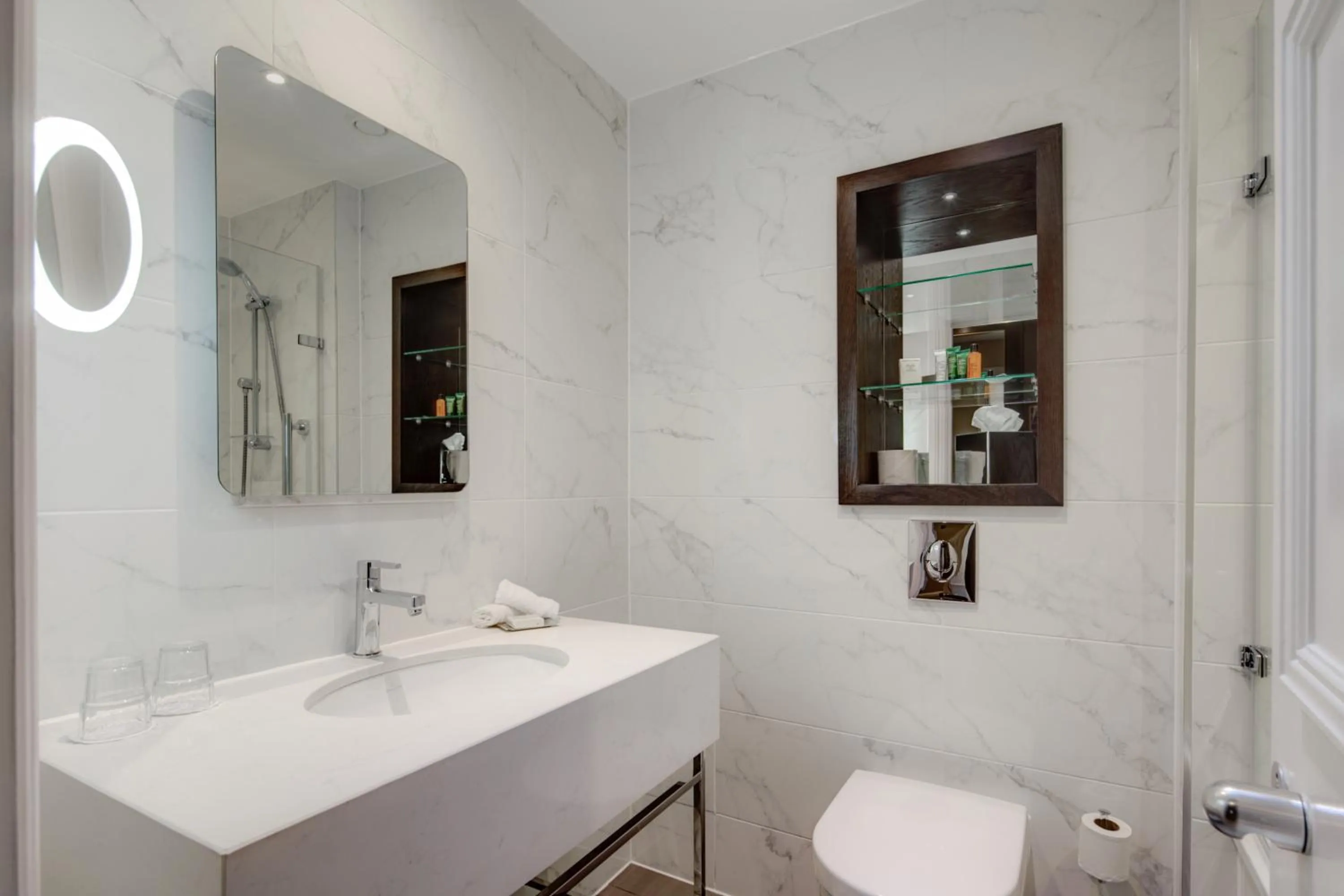 Bathroom in Hilton London Euston