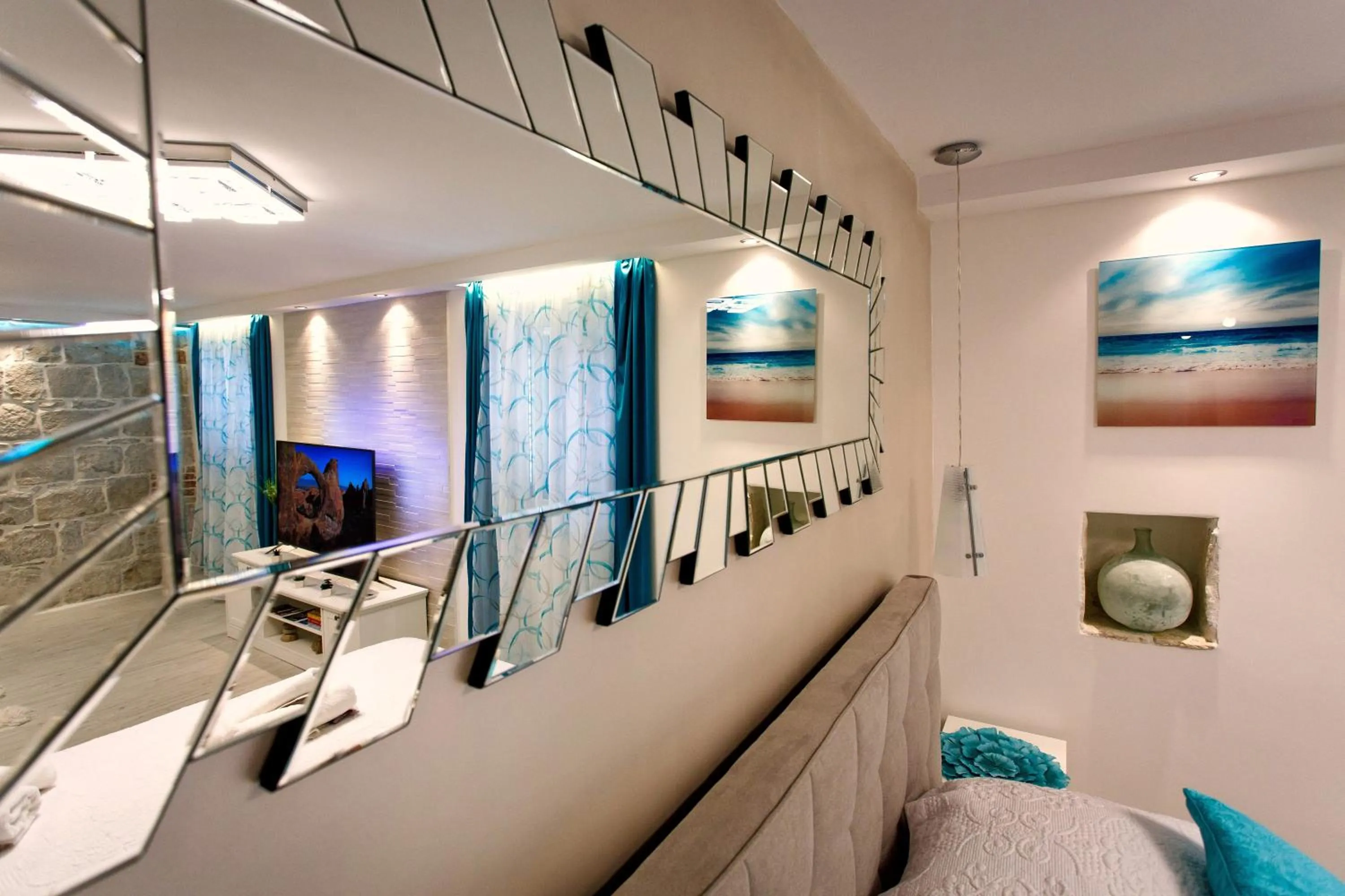 TV and multimedia in House Sandra