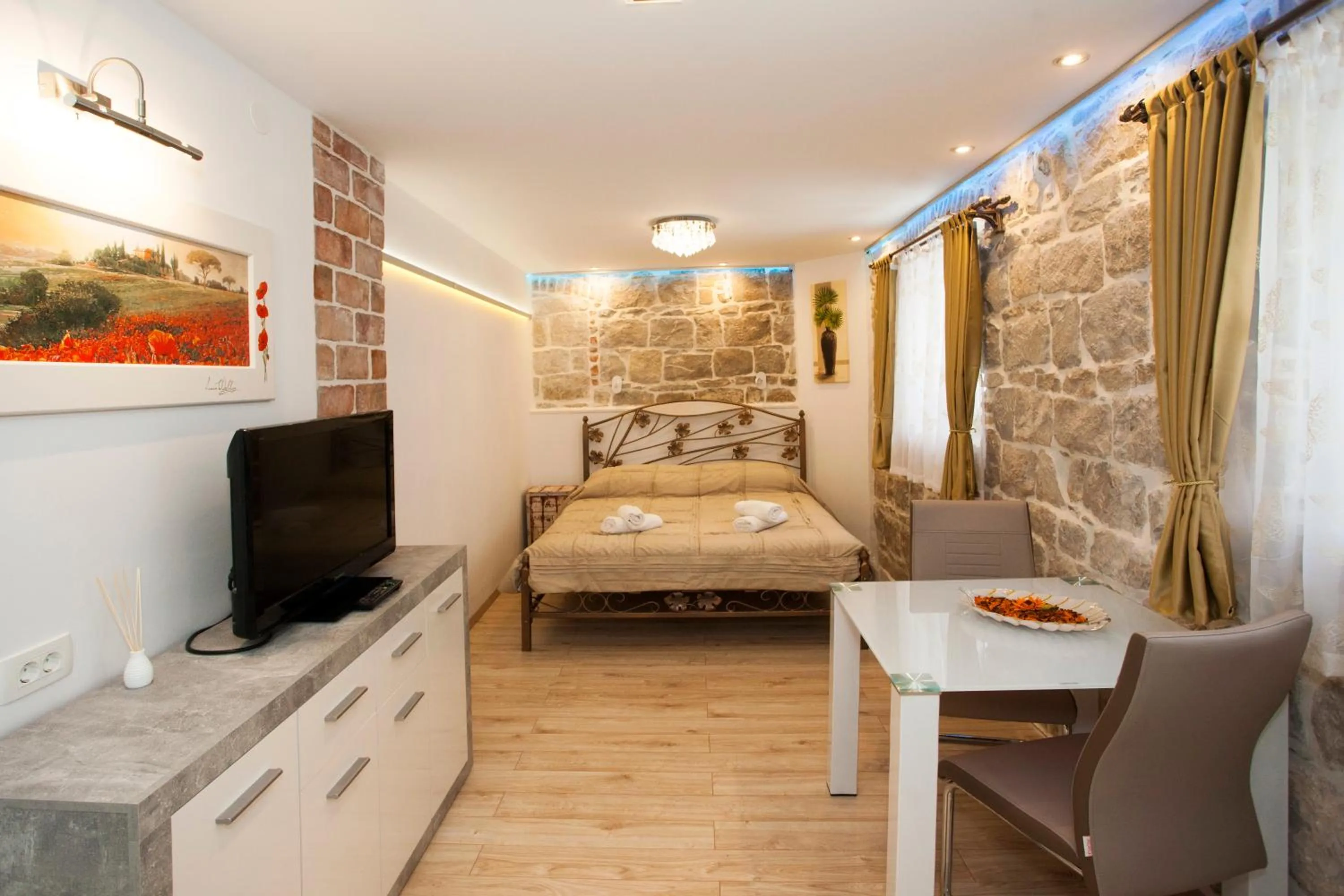 TV and multimedia, Bed in House Sandra