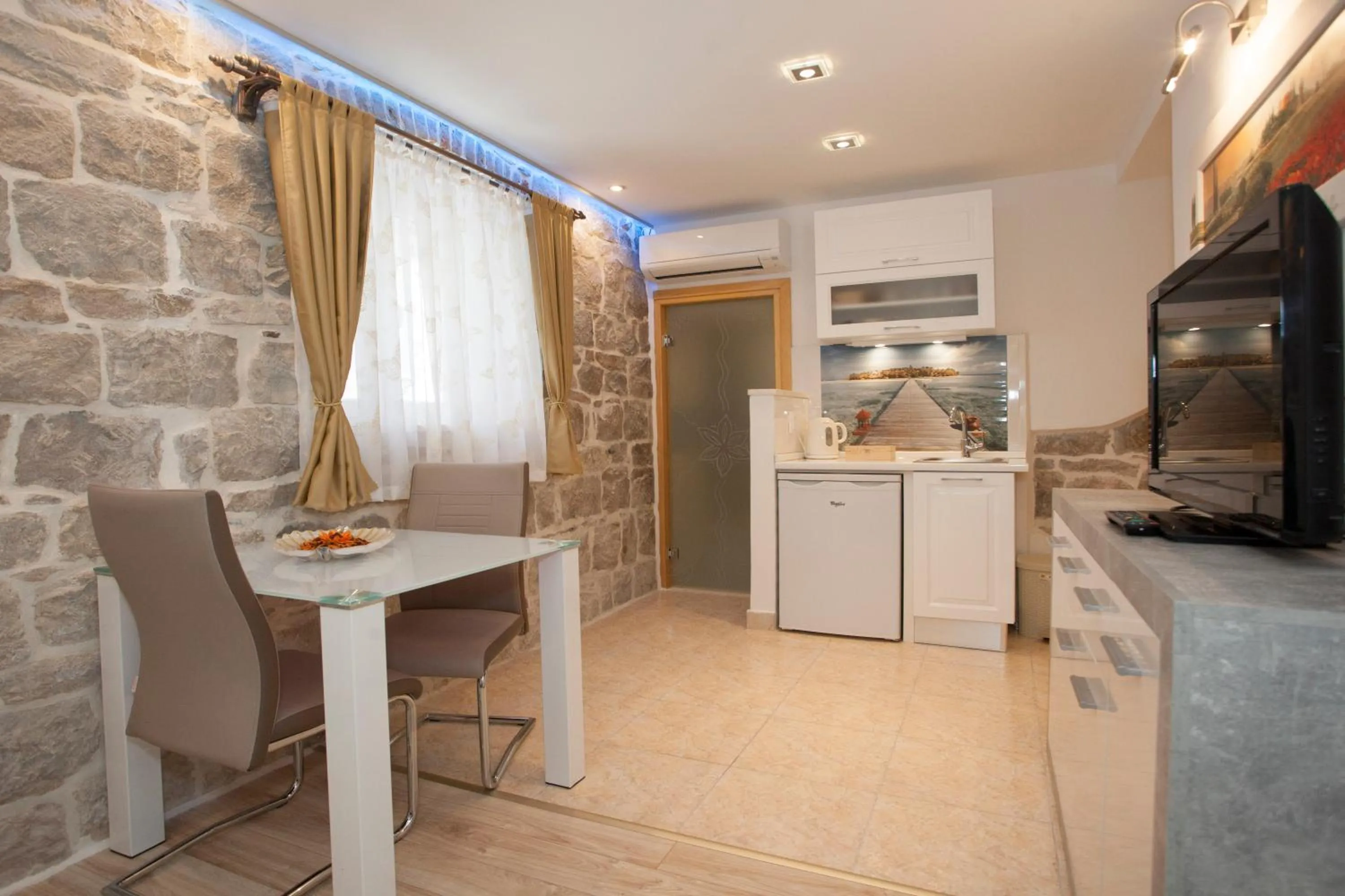 TV and multimedia in House Sandra