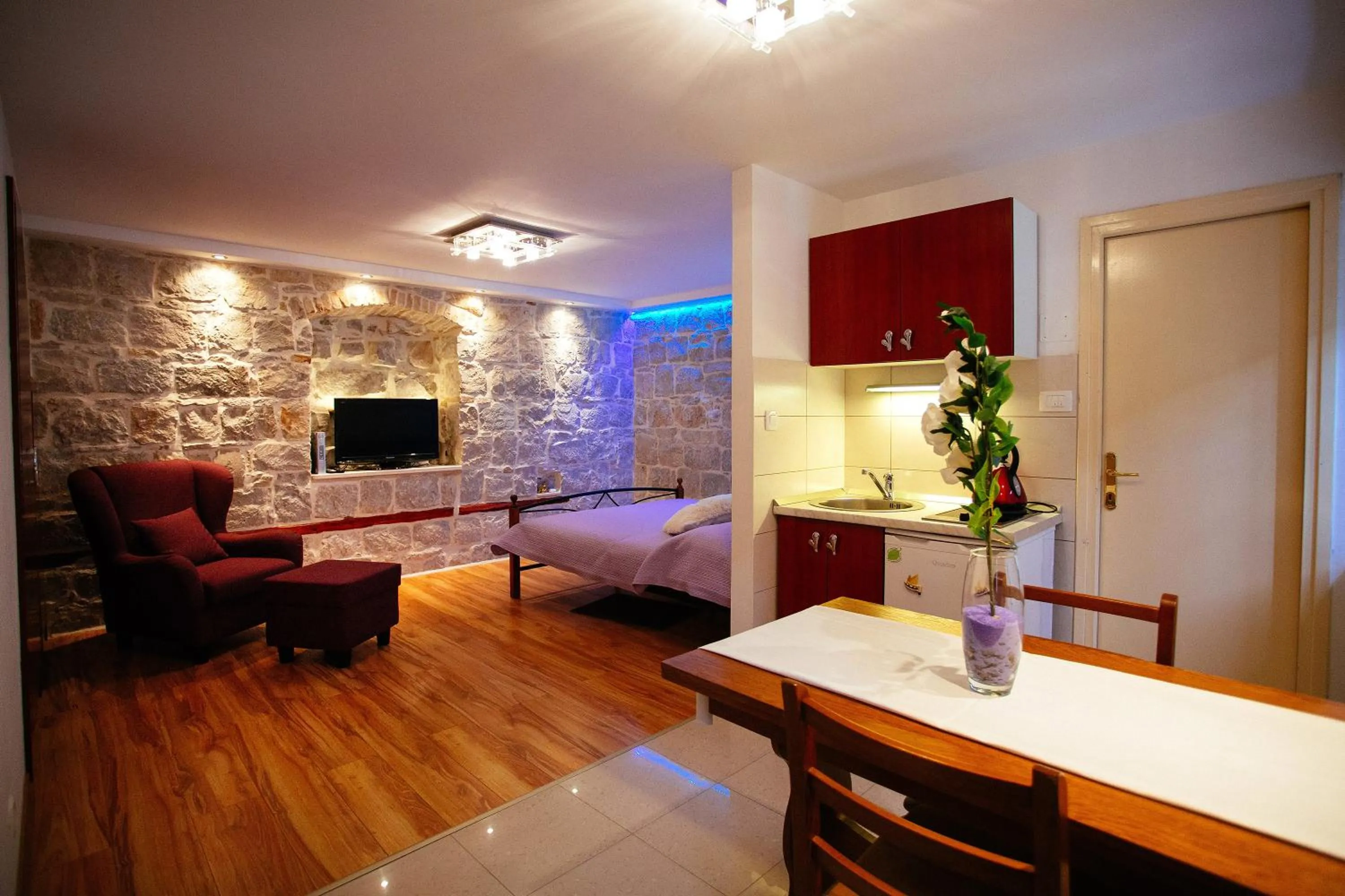 TV and multimedia, Bed in House Sandra