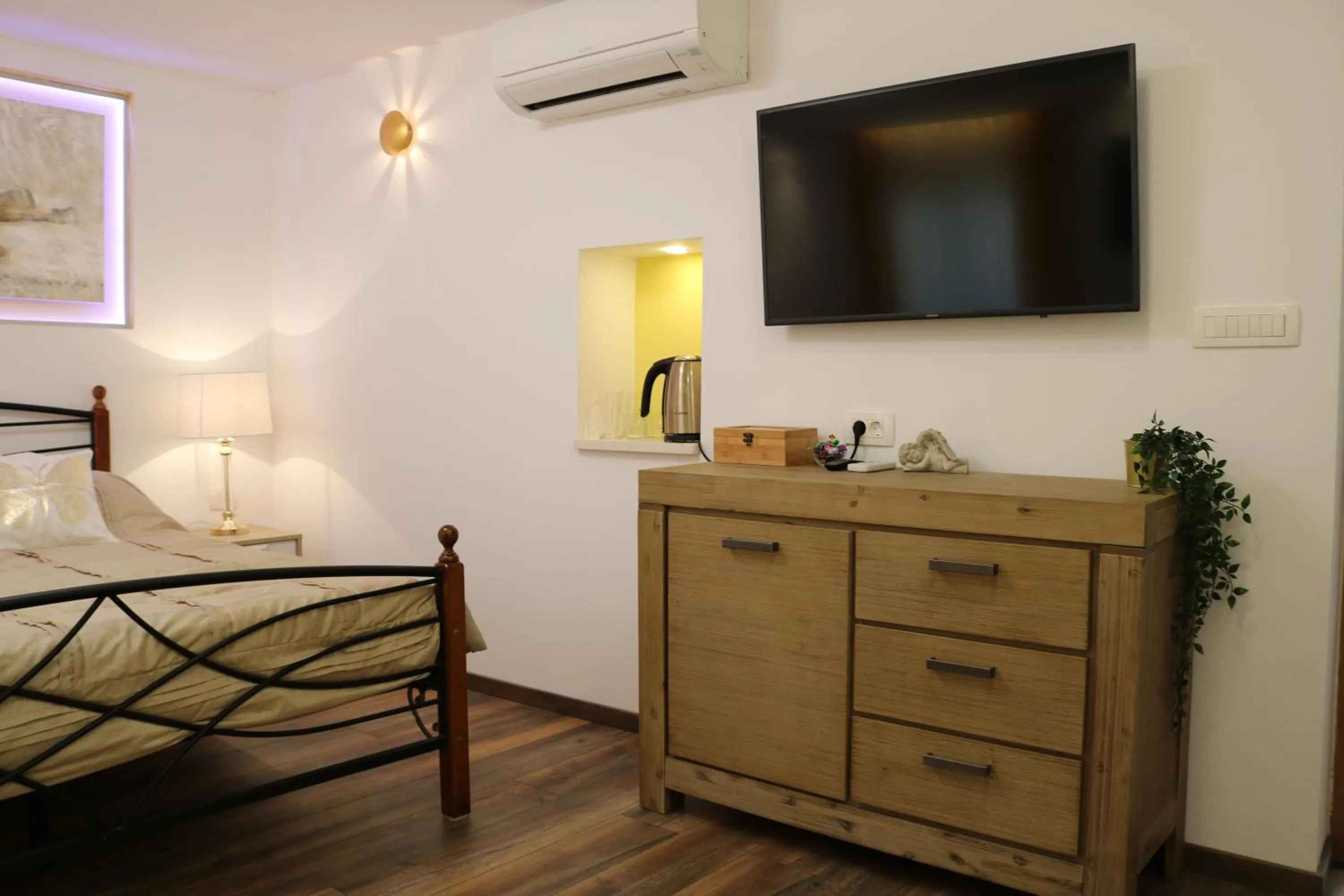 TV and multimedia, Bed in House Sandra