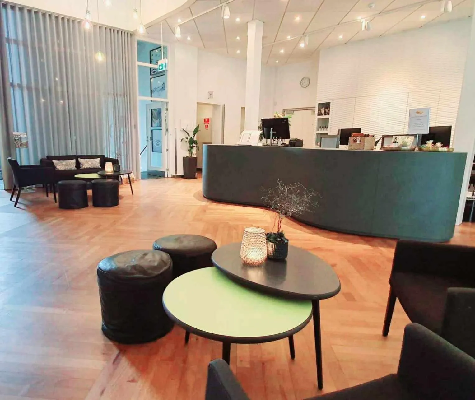 Lobby or reception in Vejlsøhus Hotel and Conference Center