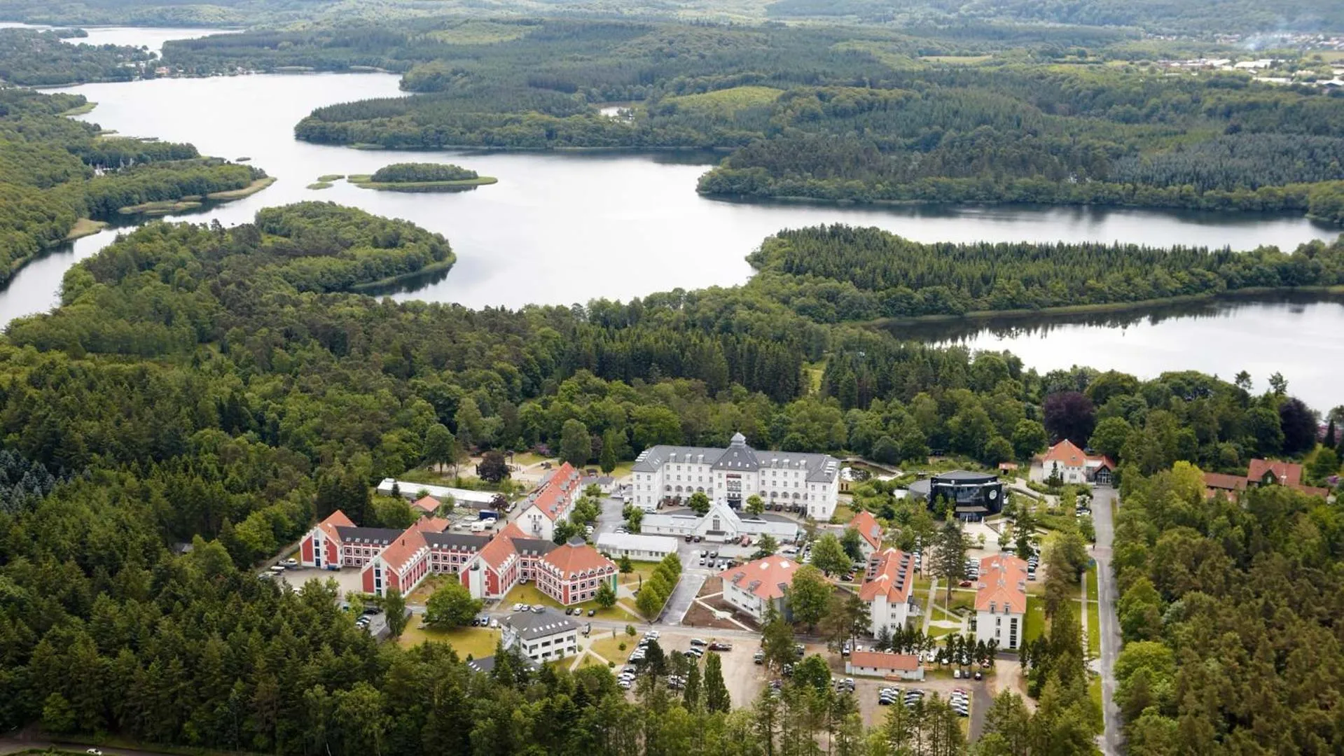 Property building in Vejlsøhus Hotel and Conference Center
