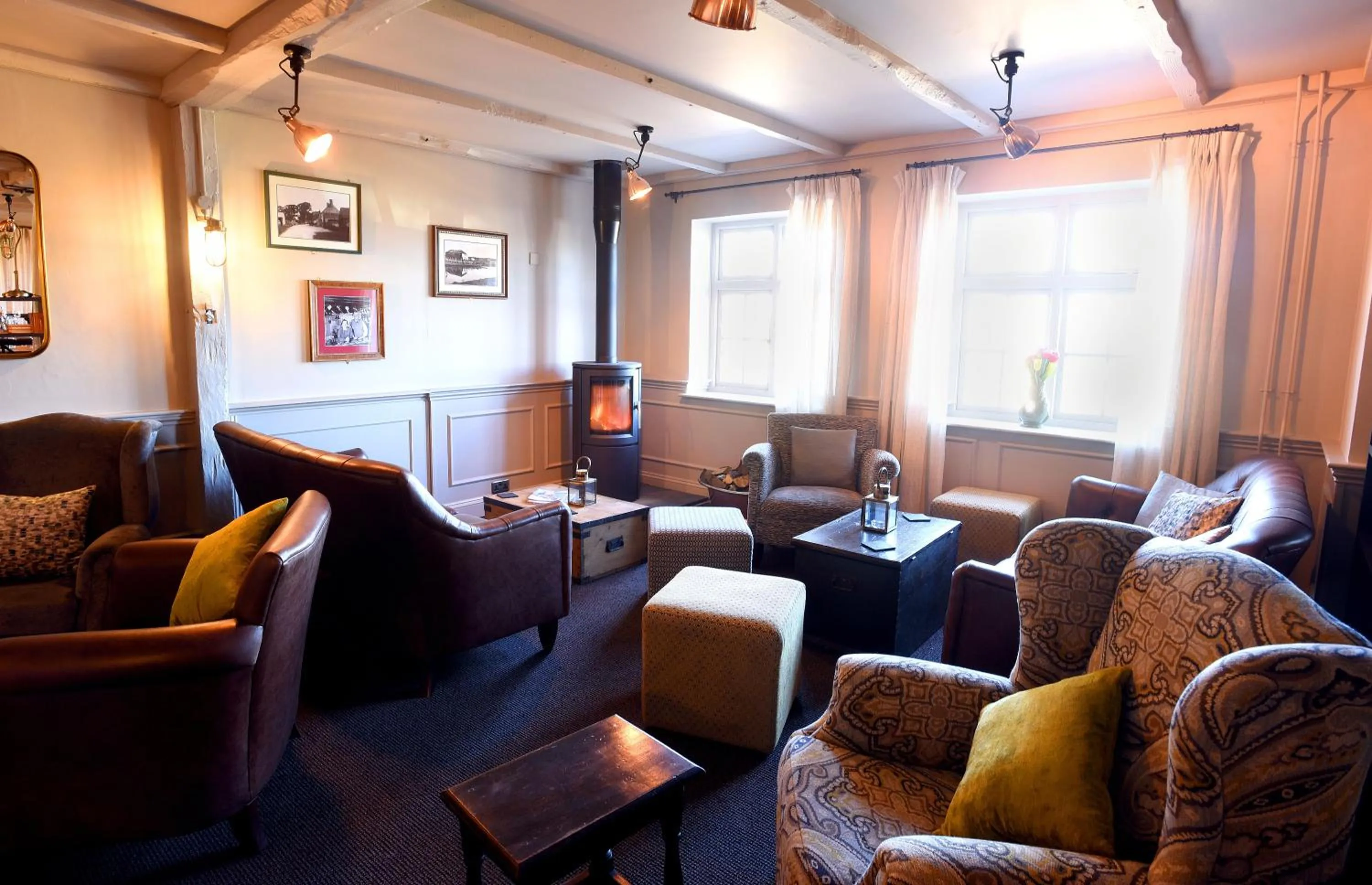 Lounge or bar in The Lifeboat Inn