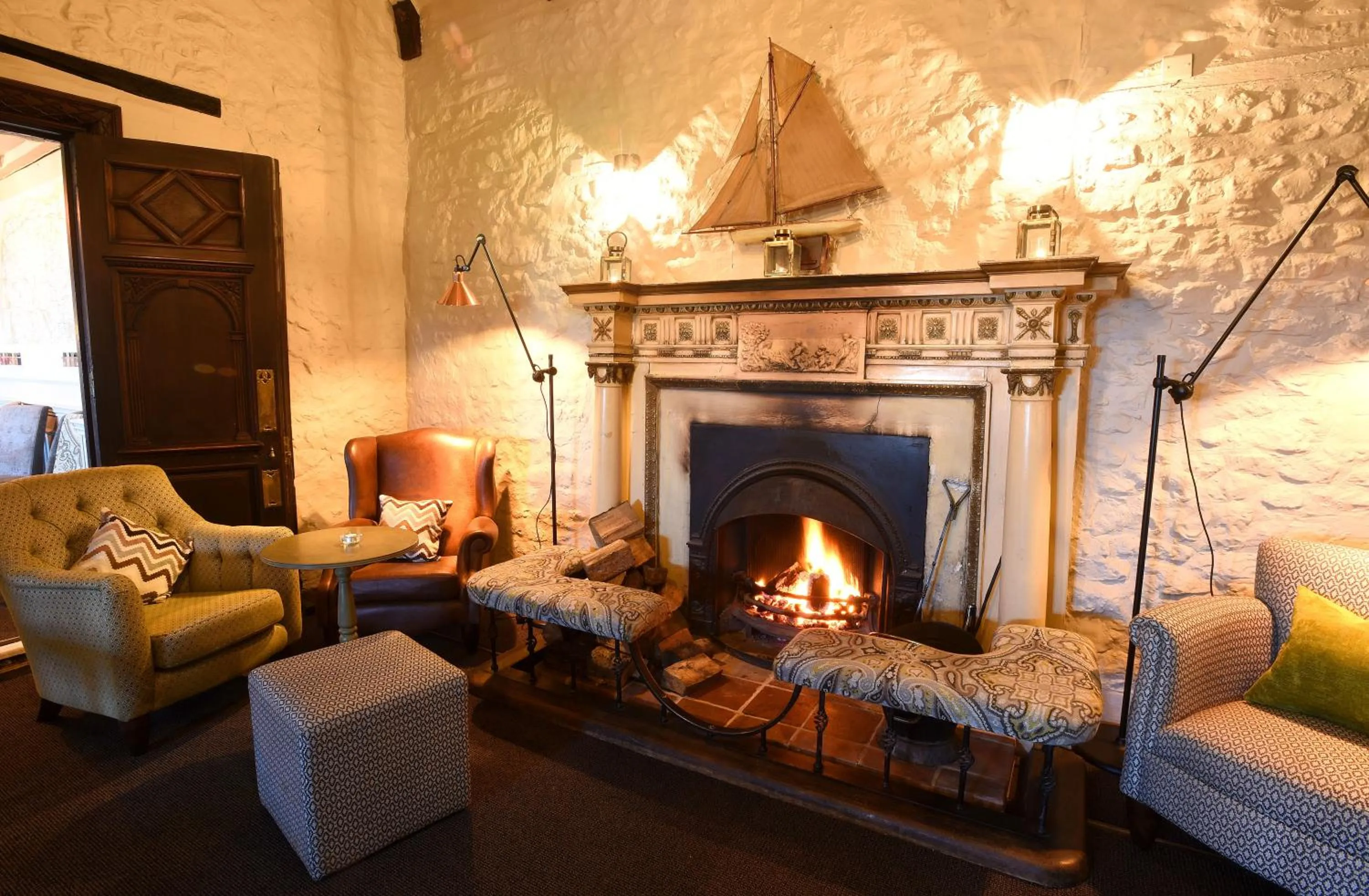 Lounge or bar in The Lifeboat Inn