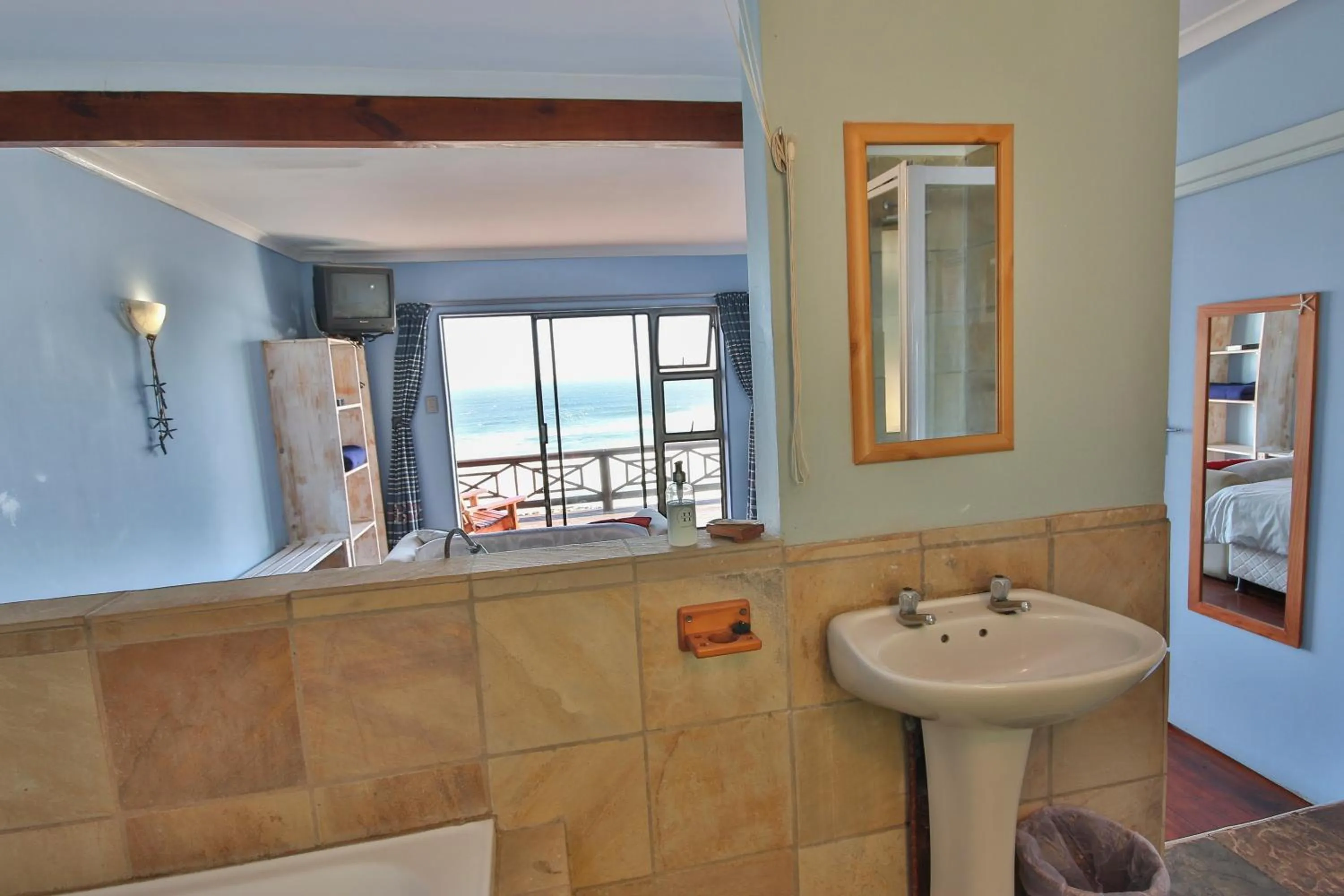 Oyster Bay Beach Lodge