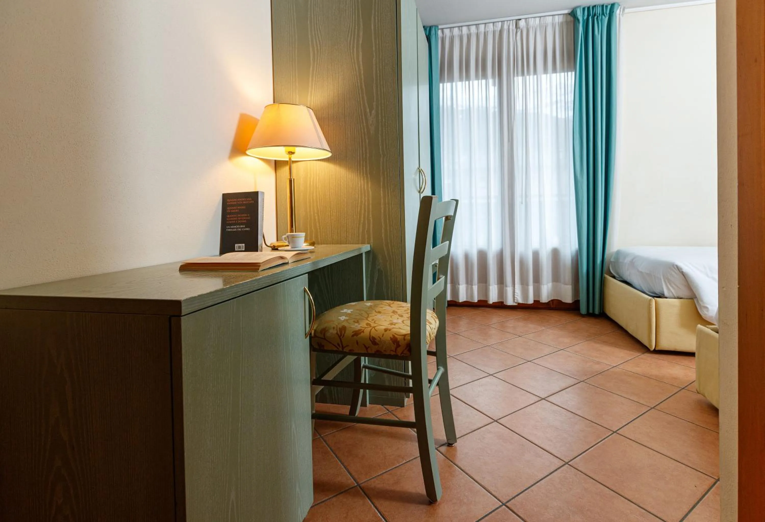 Living room, Bed in Hotel Villa Rina