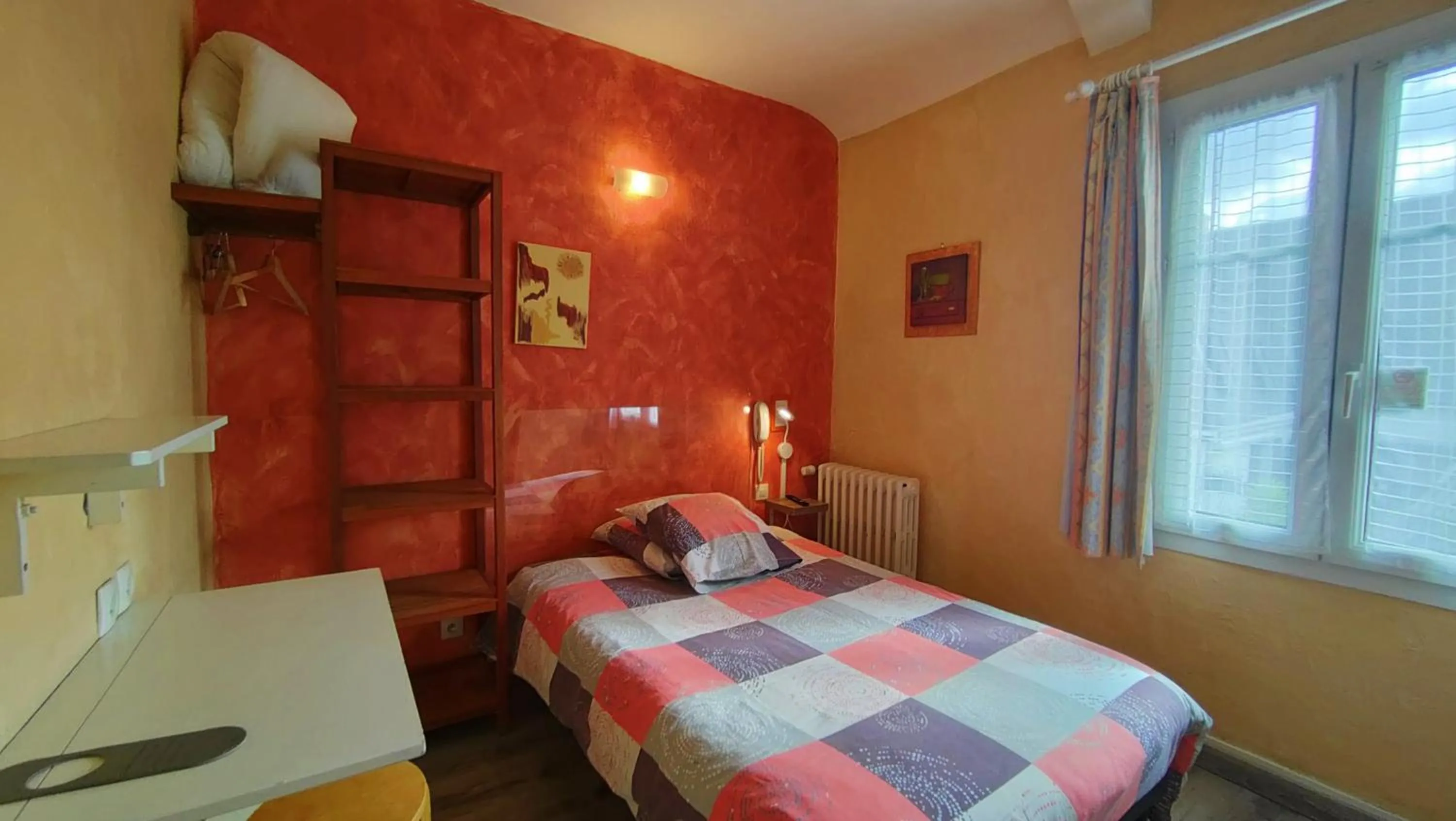 Bed in Hôtel Saint Jean