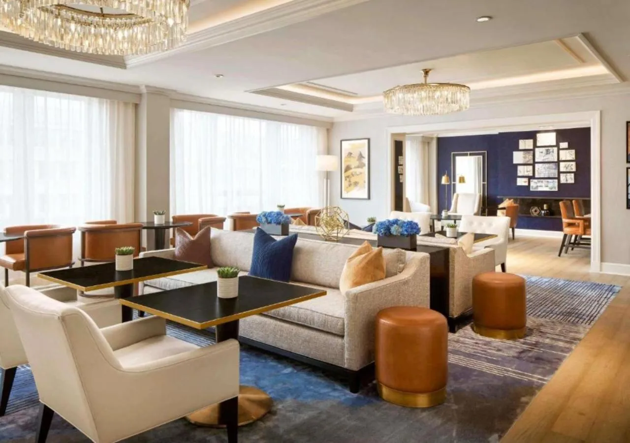 Communal lounge/ TV room in Fairmont Washington DC Gold Experience