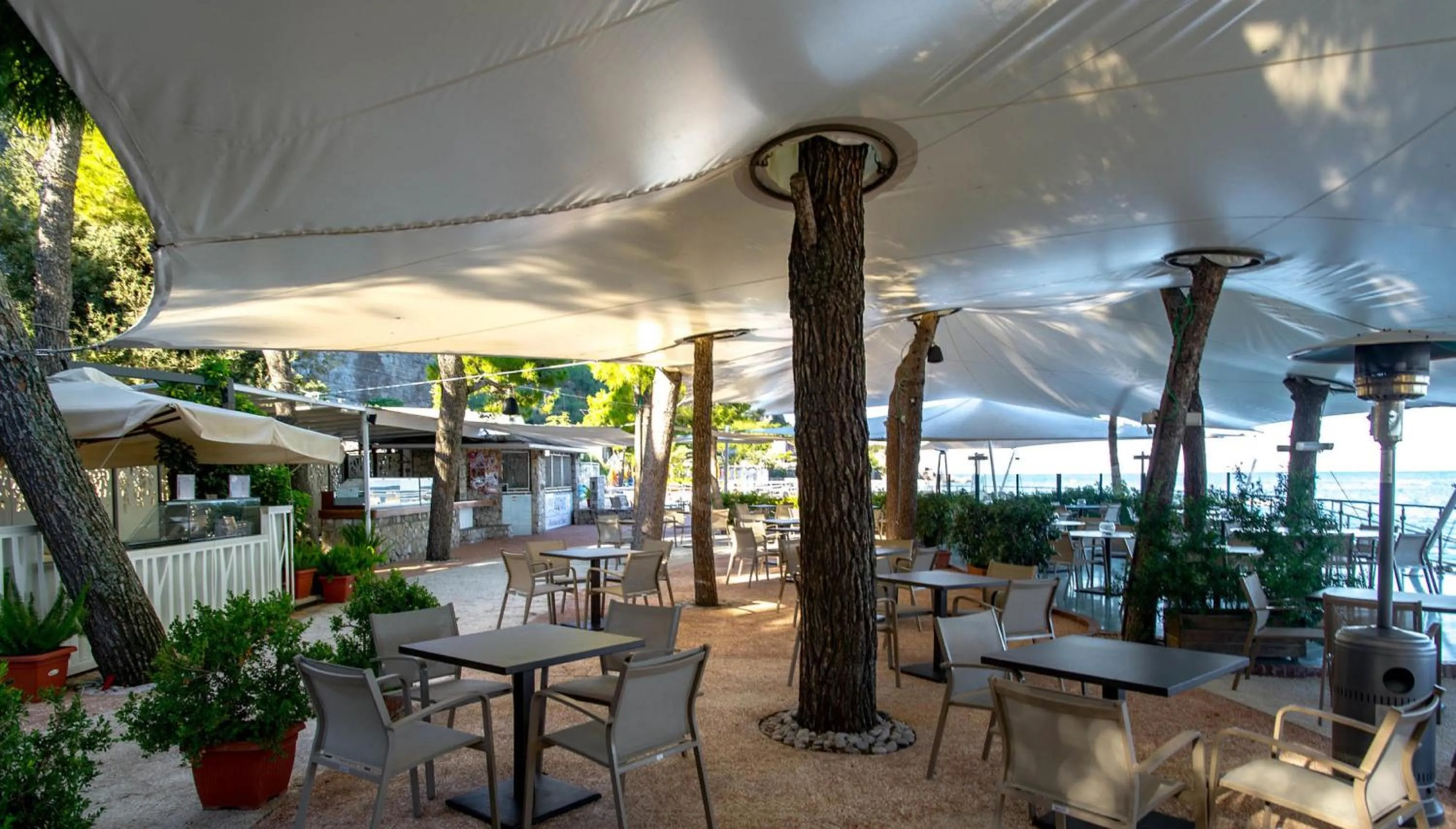 Restaurant/places to eat in Residence Le Axidie