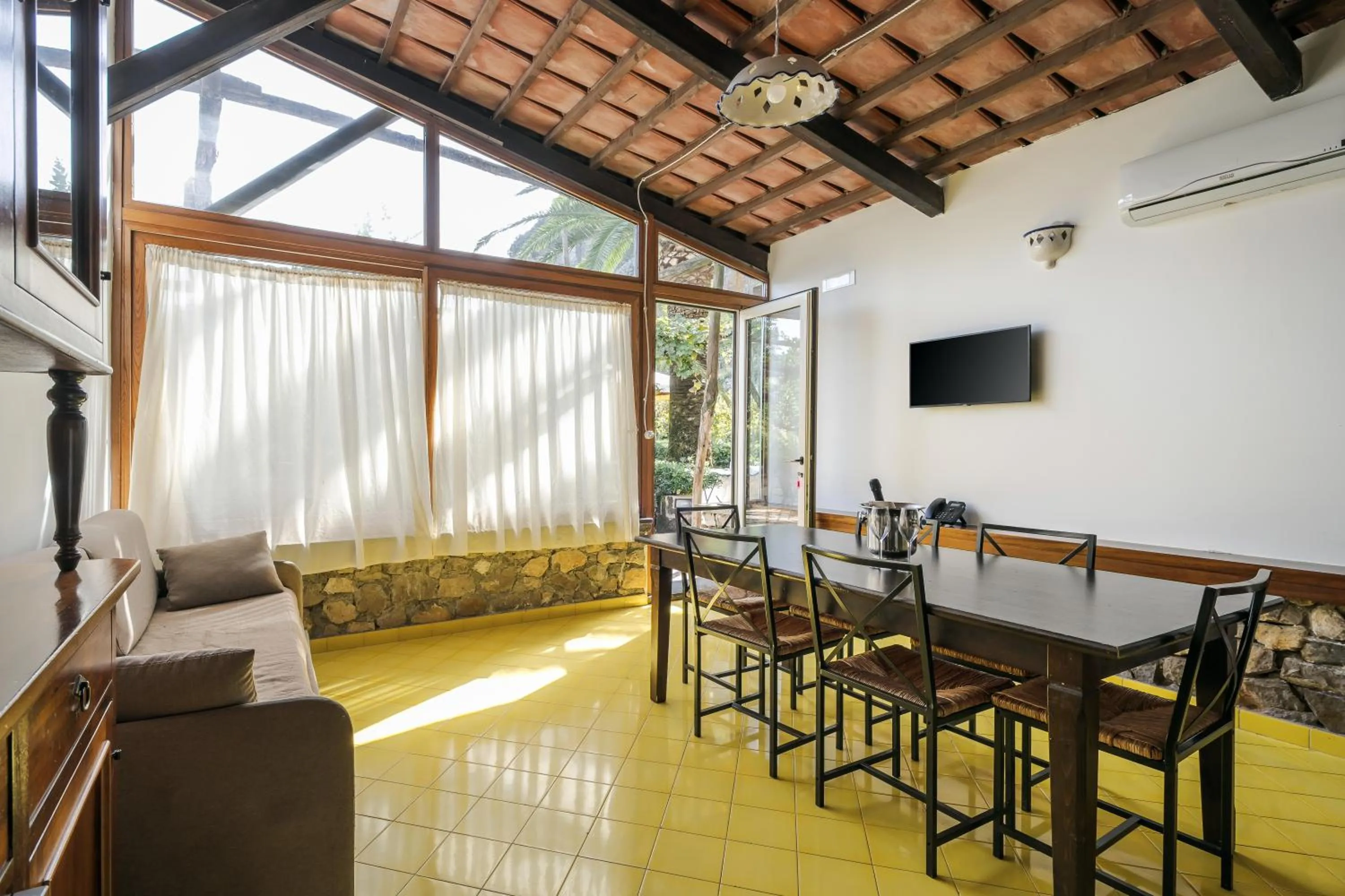 Communal lounge/ TV room in Residence Le Axidie