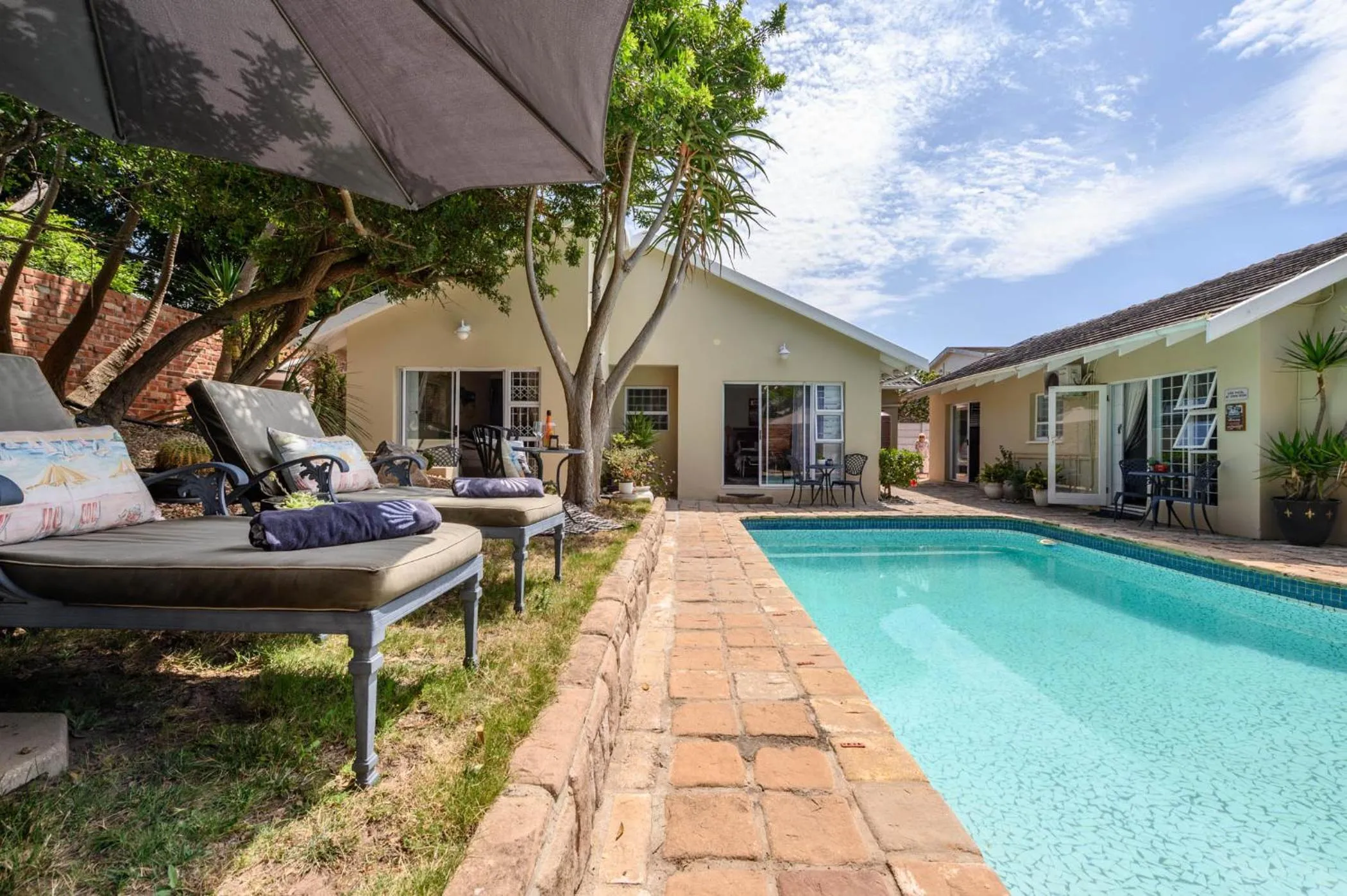 Swimming pool in Keiskama B & B