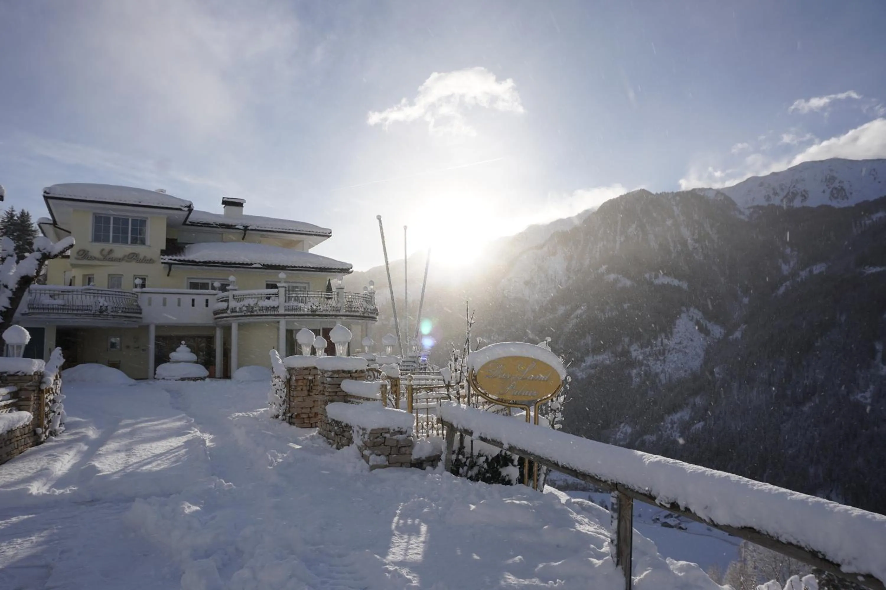 Property building in Das Land-Palais - Your lovely Mountain Hideaway