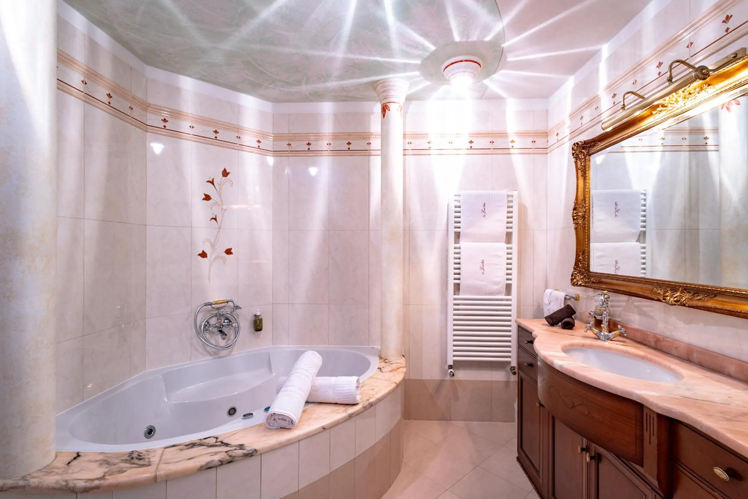 Bathroom in Das Land-Palais - Your lovely Mountain Hideaway