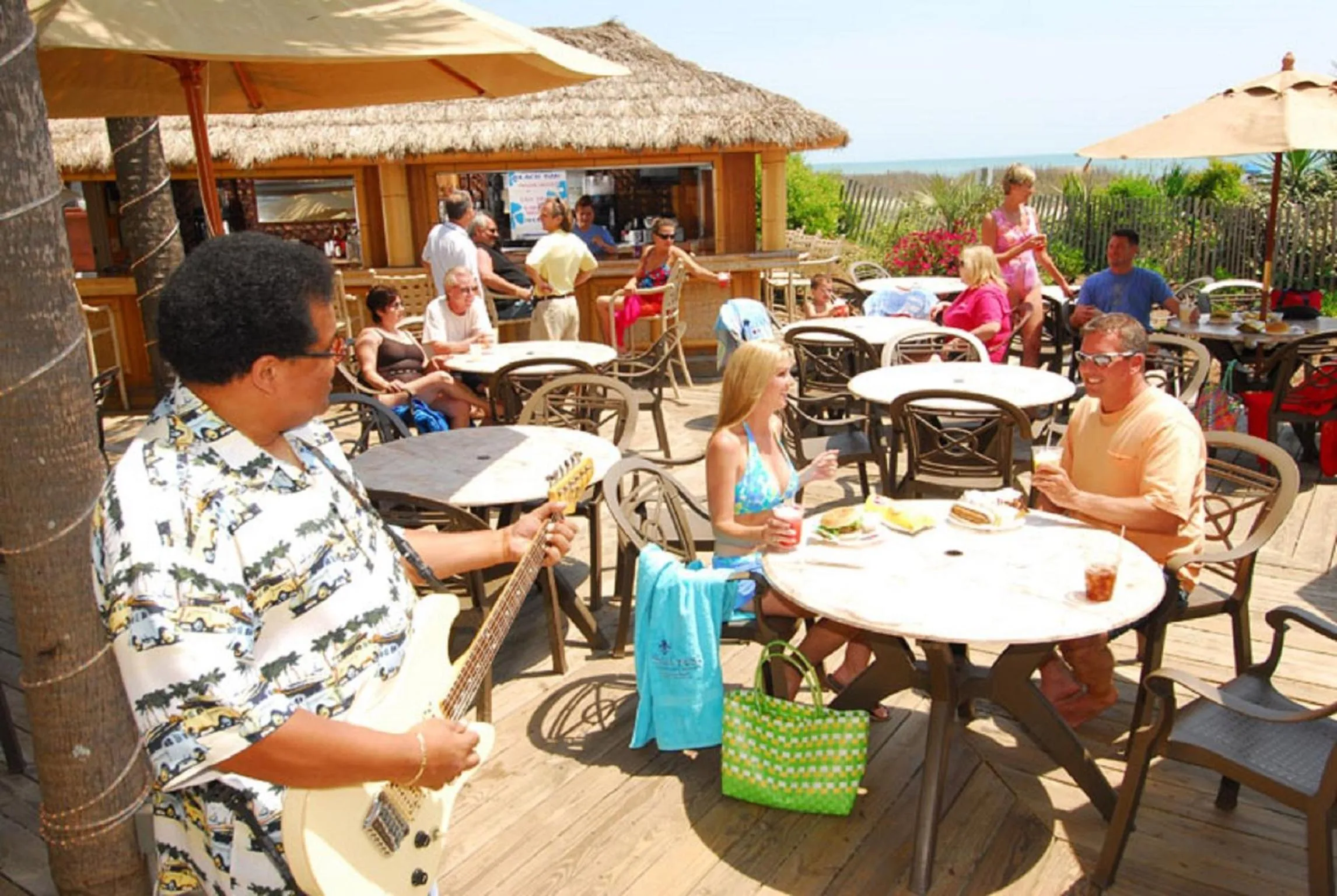 Lounge or bar in Sea Crest Oceanfront Resort