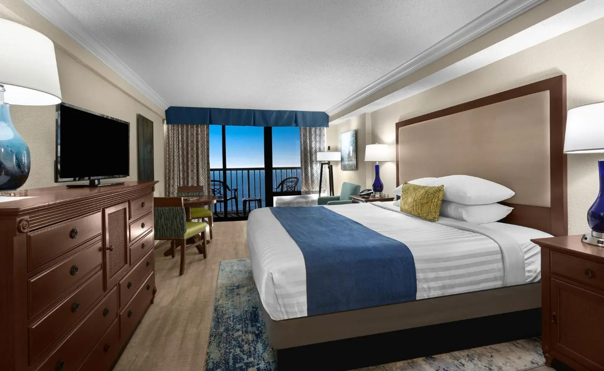 Tower Oceanfront King Room - 1 King Bed in Sea Crest Oceanfront Resort Tower Oceanfront King Room - 1 King Bed in Sea Crest Oceanfront Resort