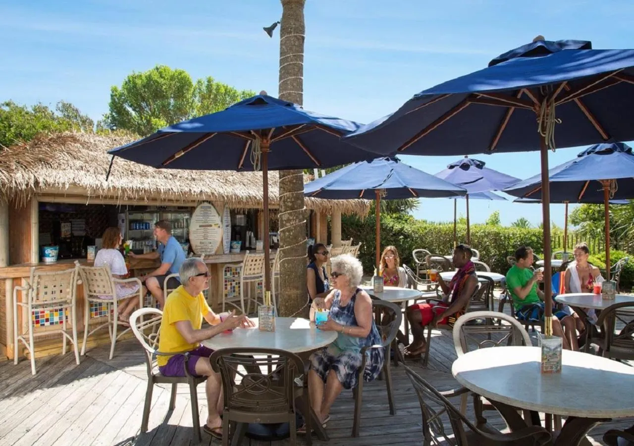 Lounge or bar in Sea Crest Oceanfront Resort