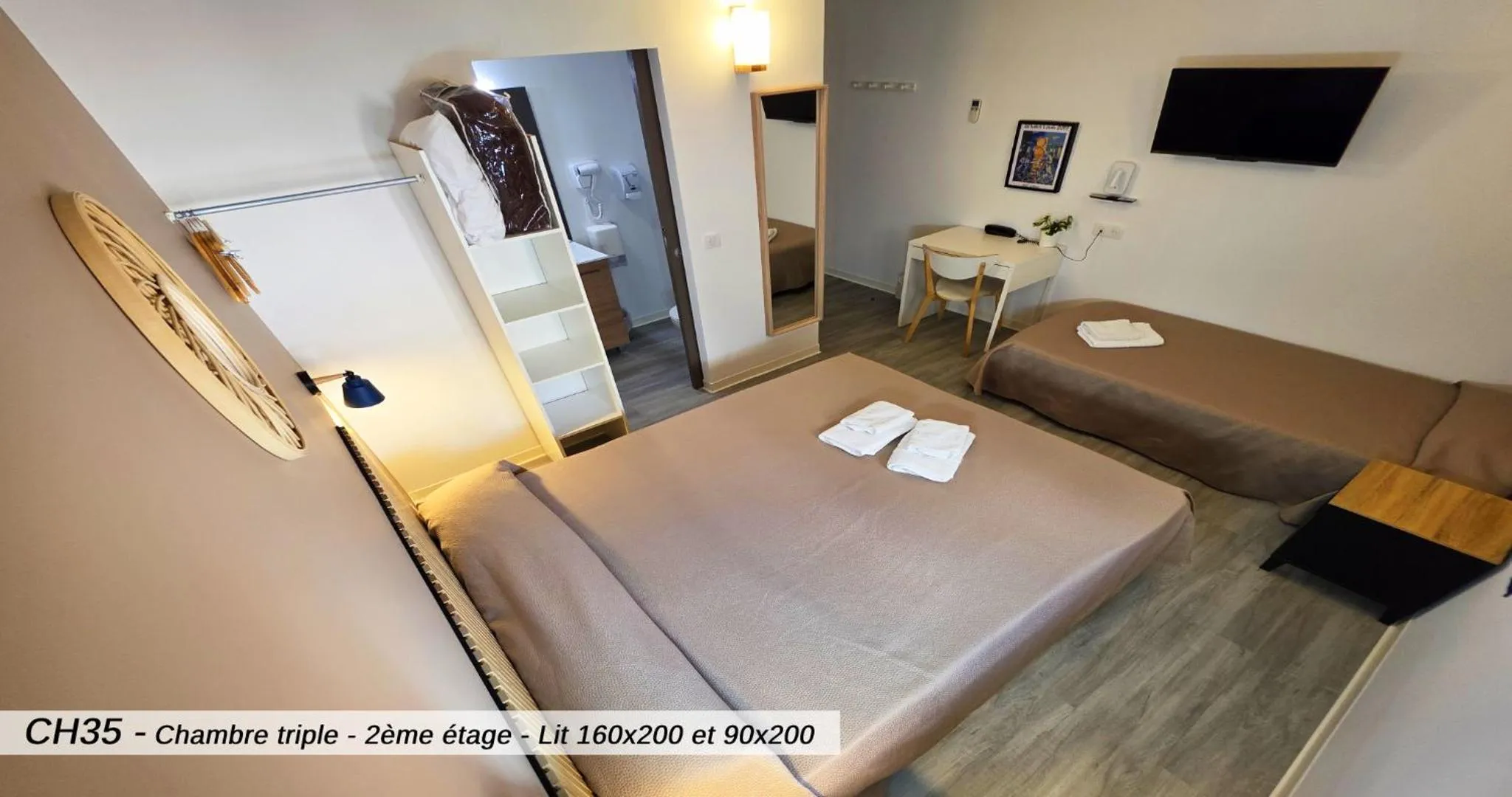 Bed in Hôtel Au Valéry