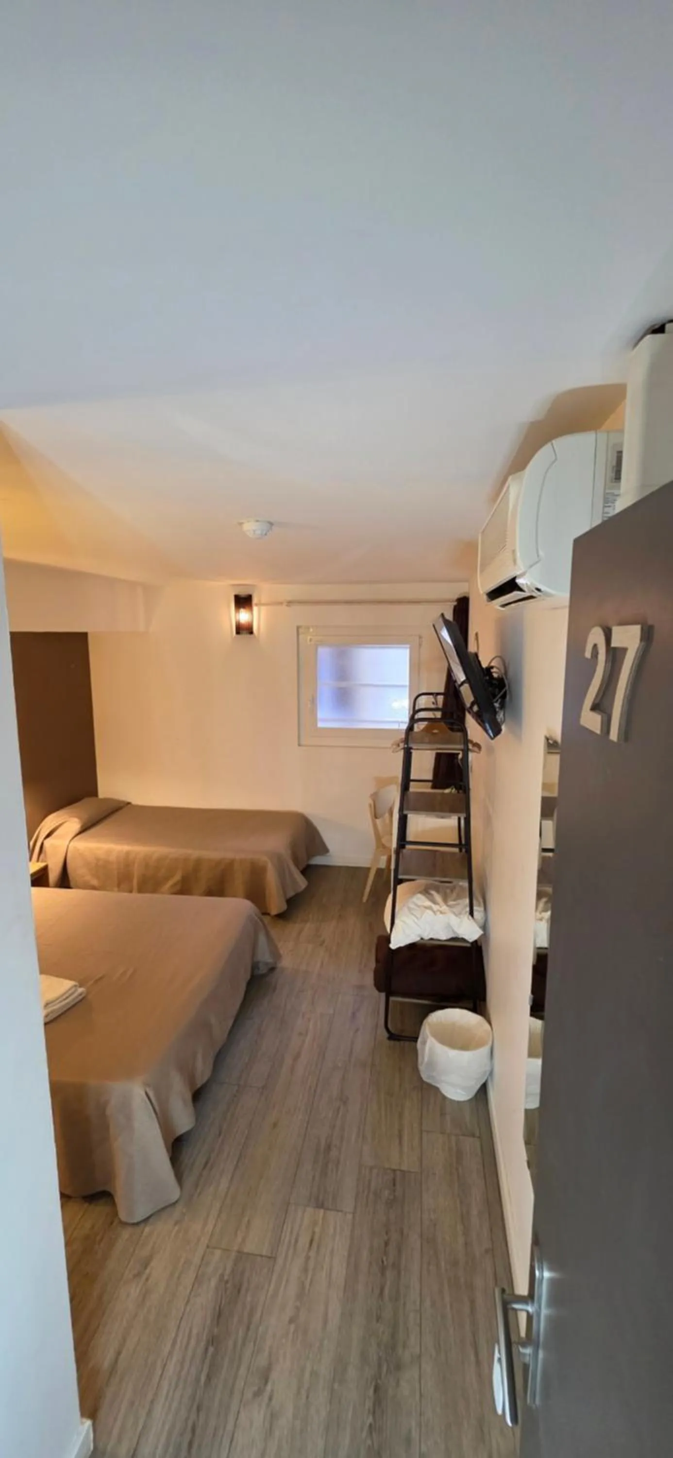 Bed in Hôtel Au Valéry