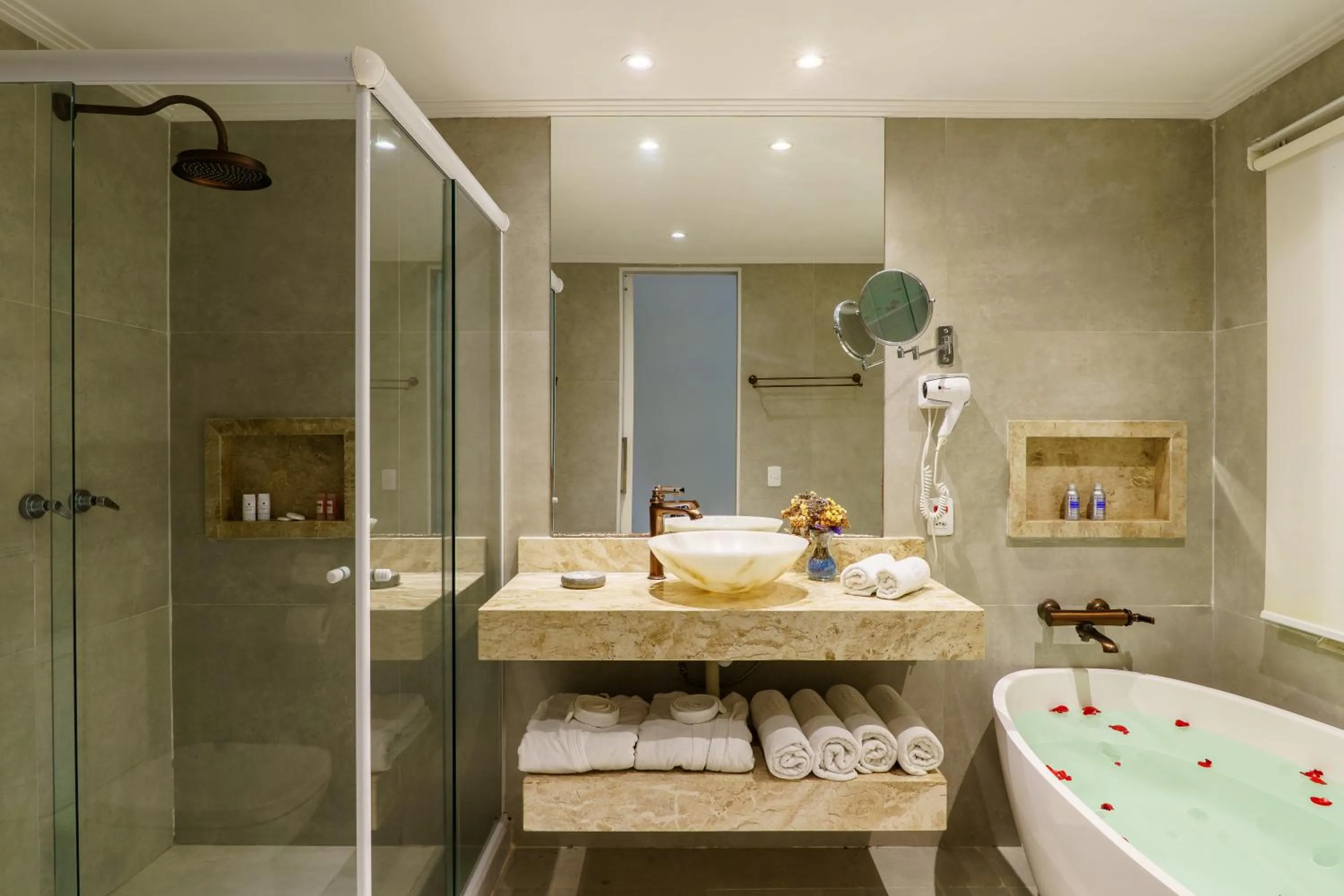 Bathroom in Greco Hotel