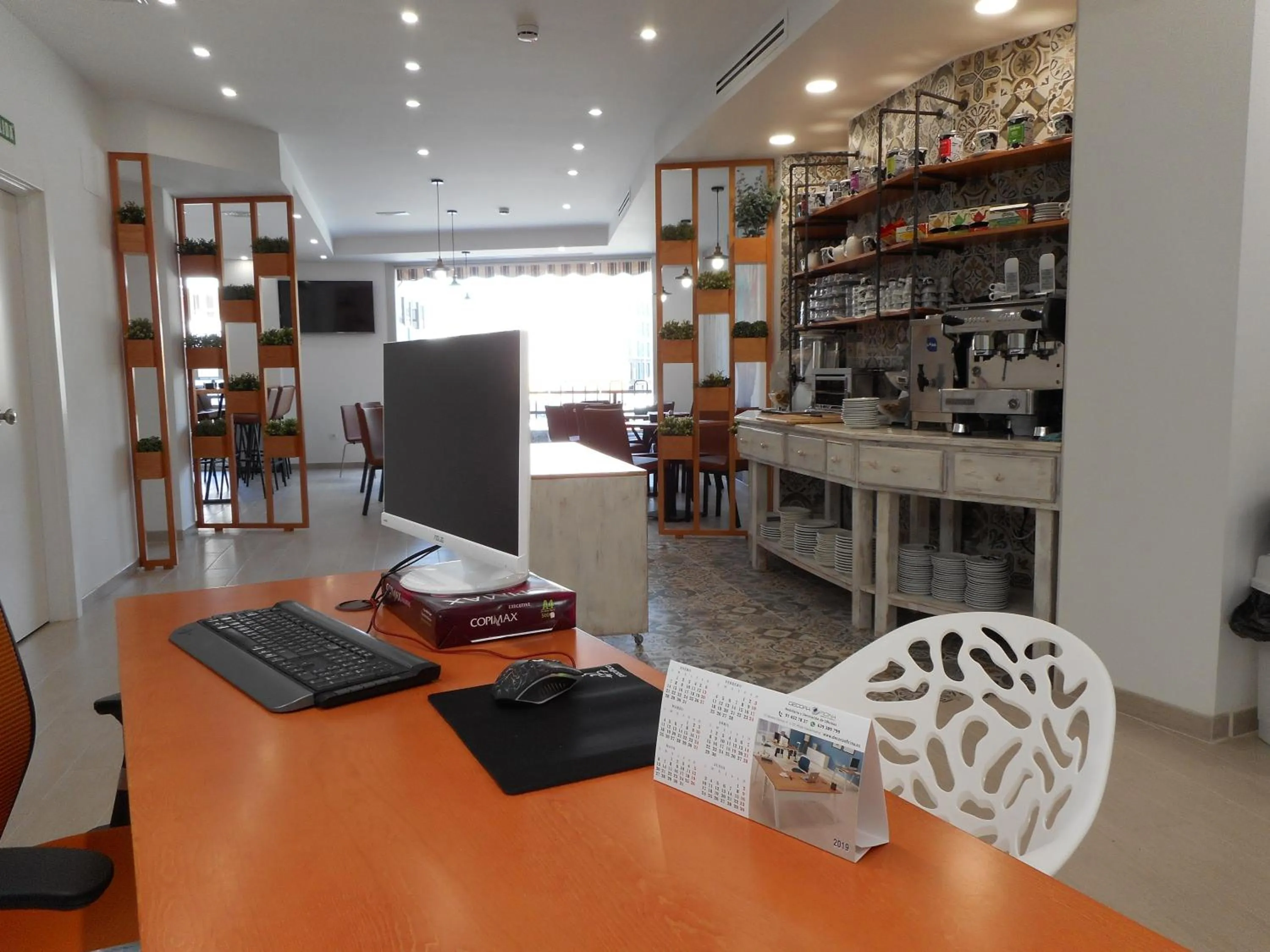 Restaurant/places to eat in Hostal Gran Vía