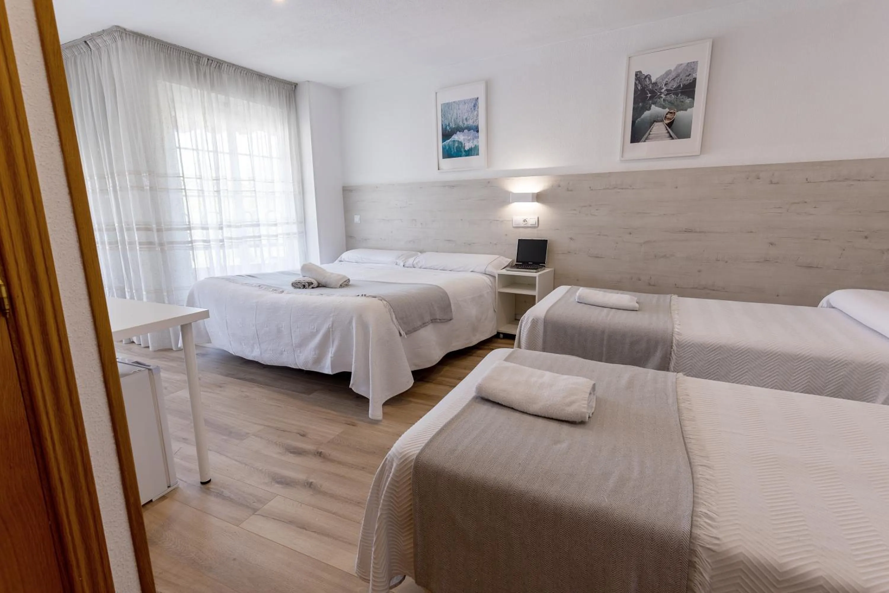 Bed in Hostal Gran Vía