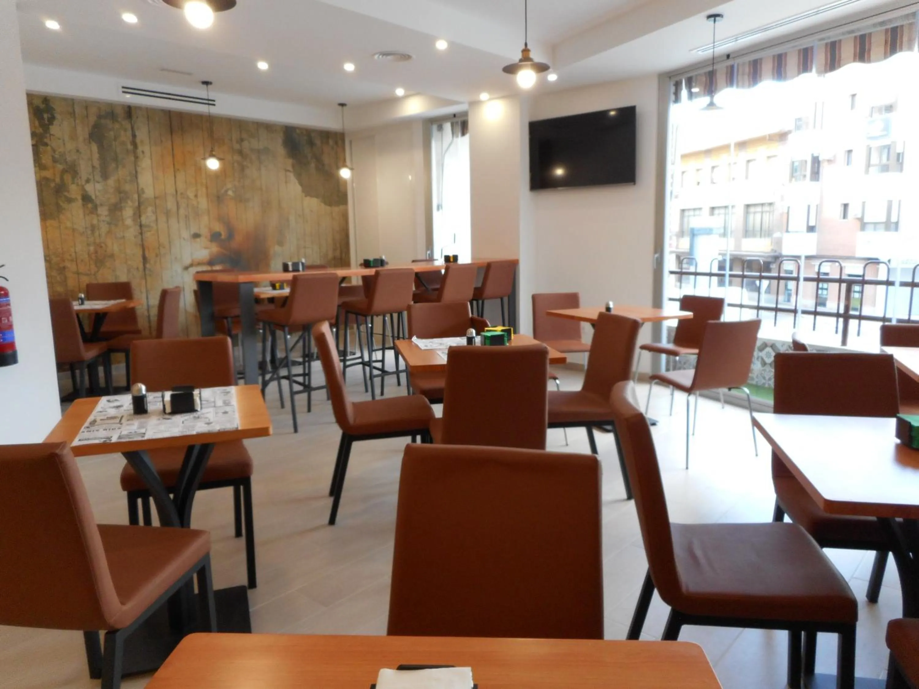 Restaurant/places to eat in Hostal Gran Vía