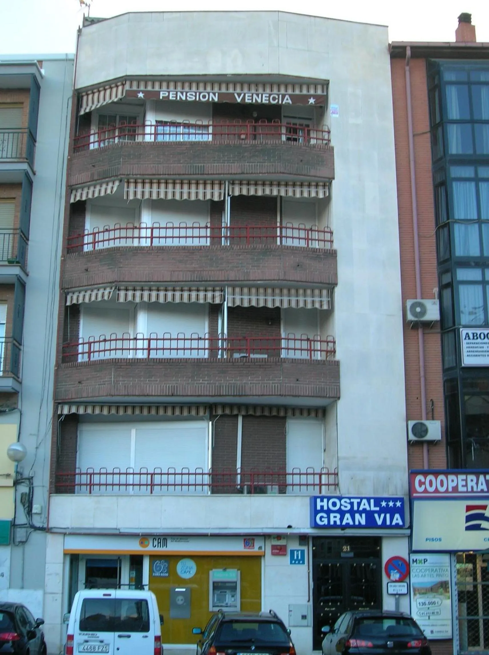 Facade/entrance in Hostal Gran Vía