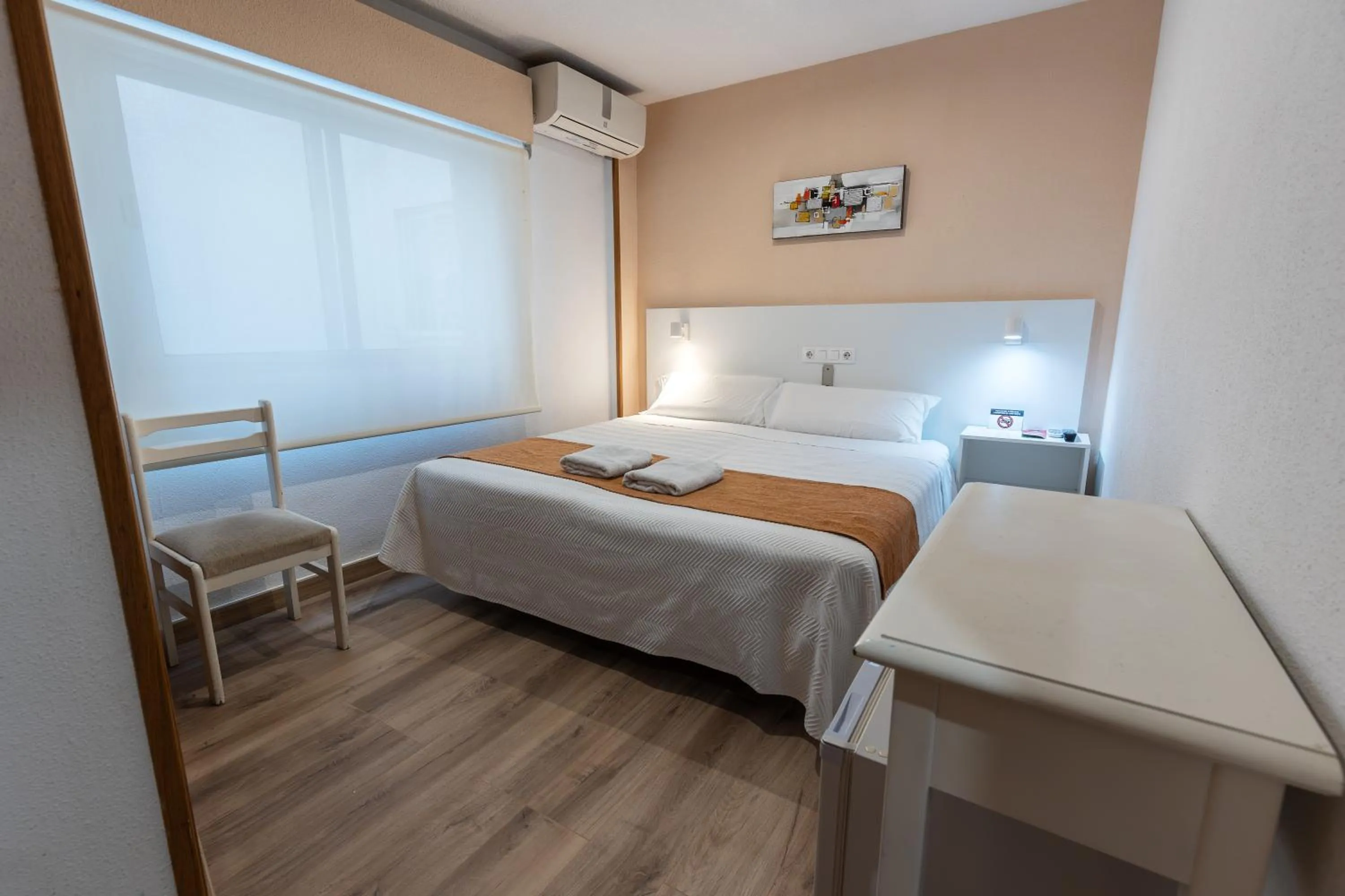 Bed in Hostal Gran Vía