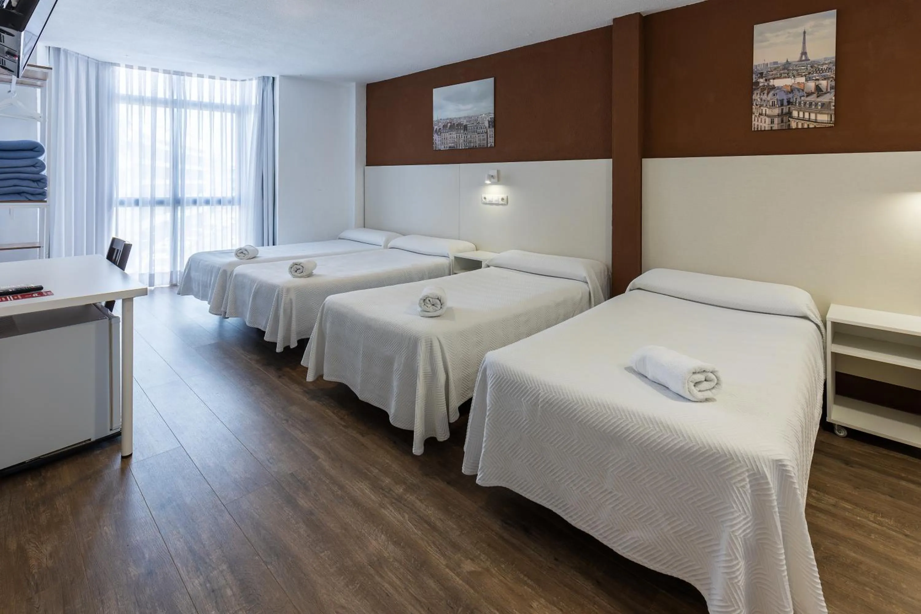 Bed in Hostal Gran Vía