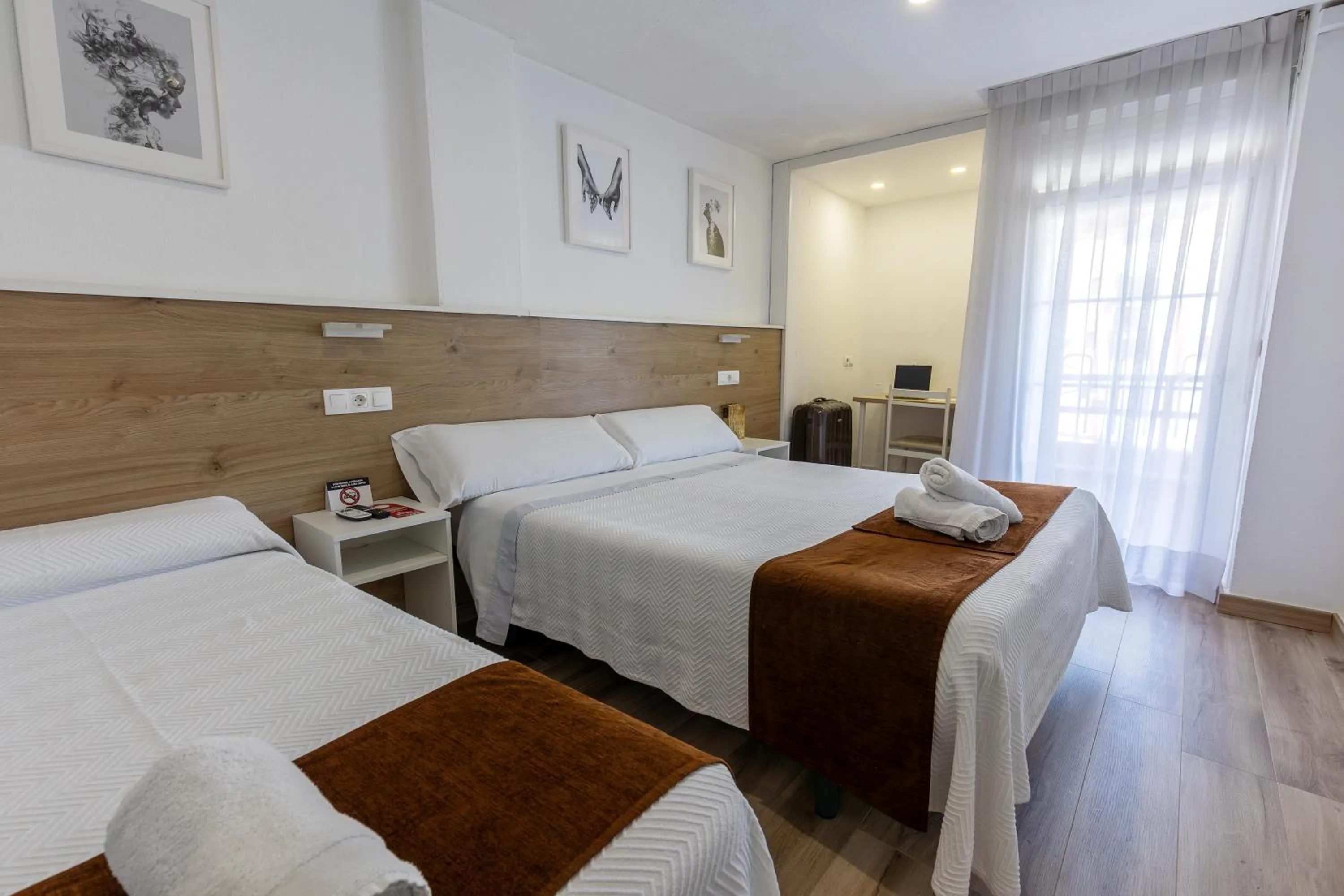 Bed in Hostal Gran Vía