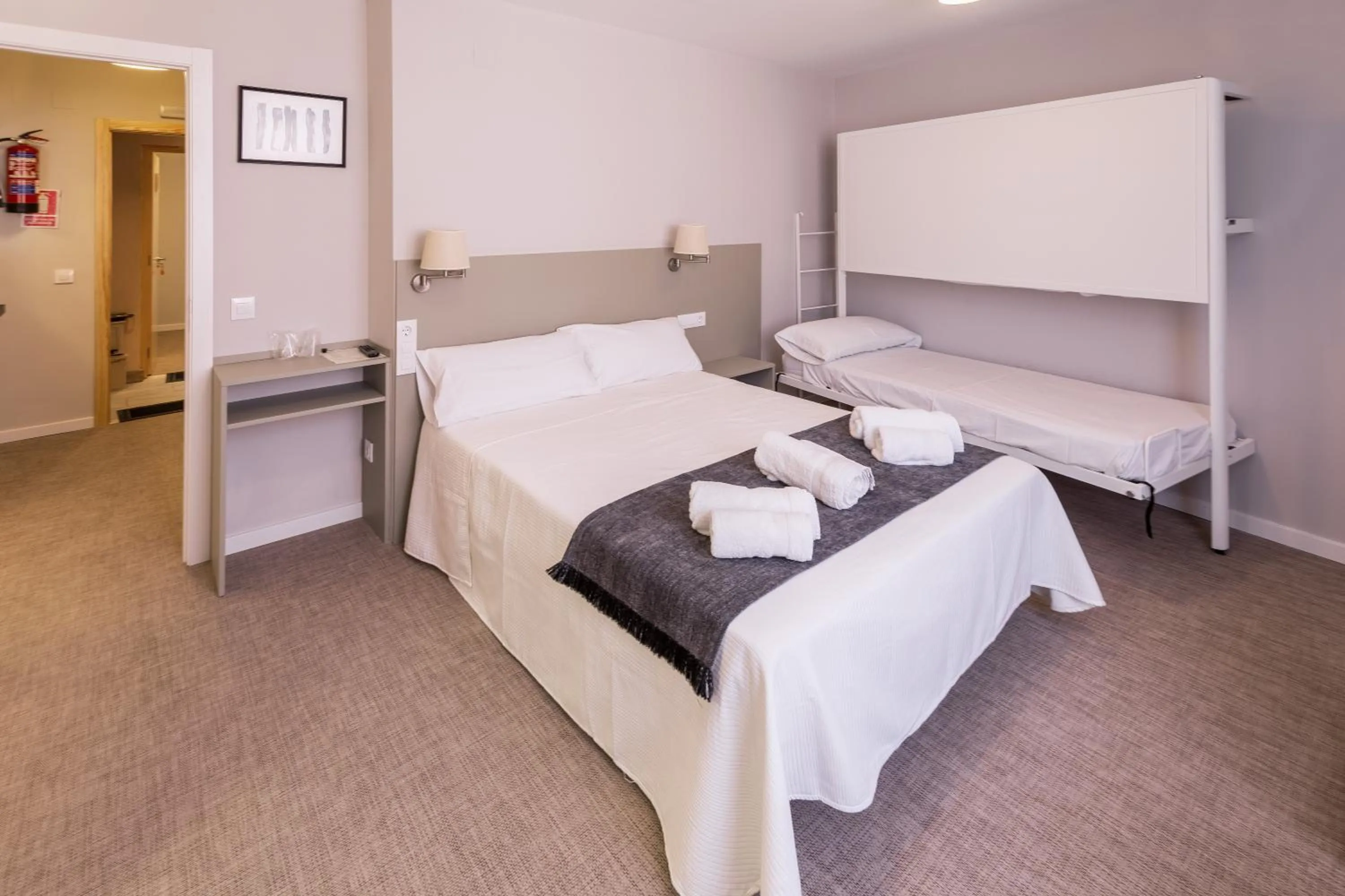 Bed in Hostal Gran Vía