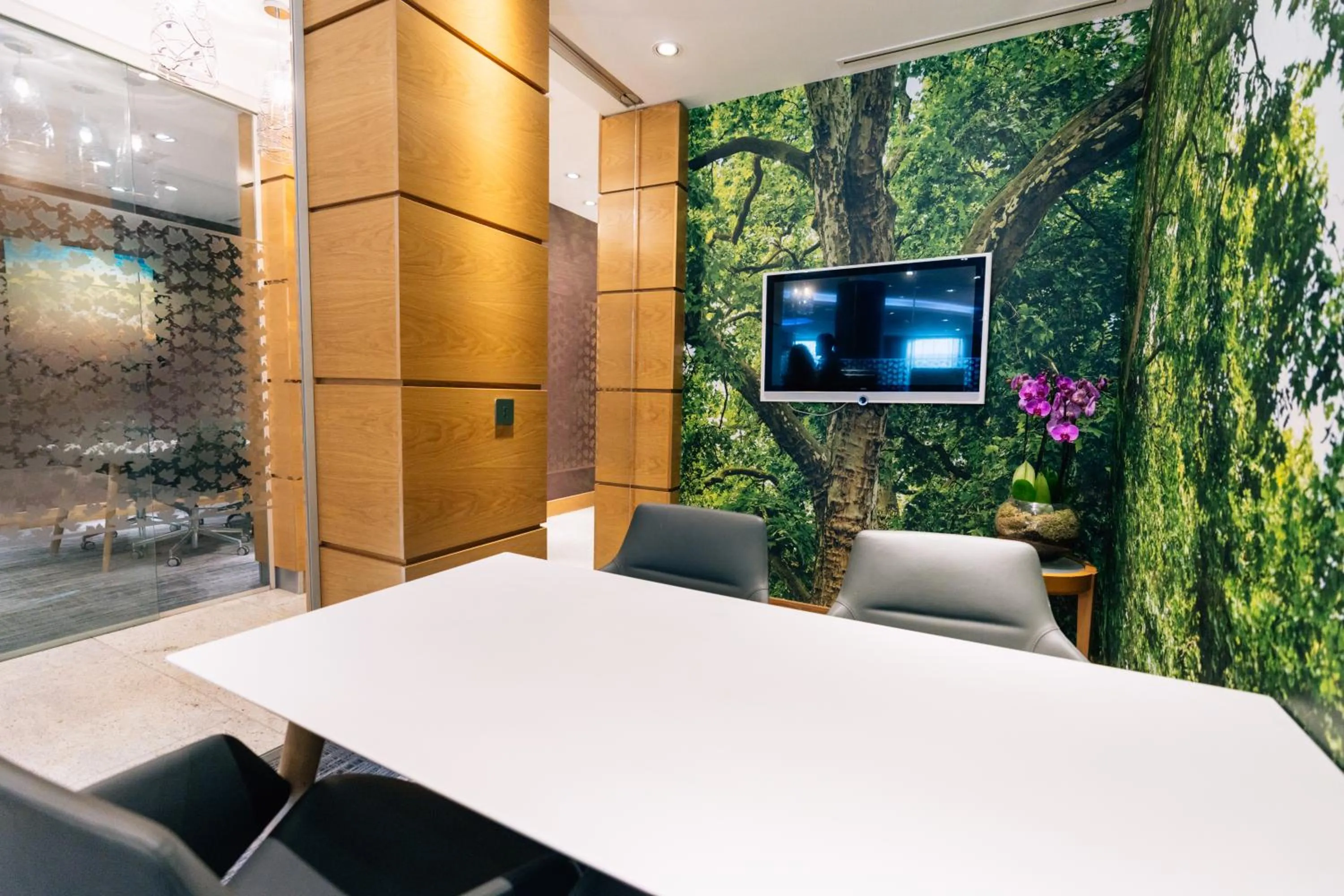 Business facilities in Club Quarters Hotel Covent Garden Holborn, London