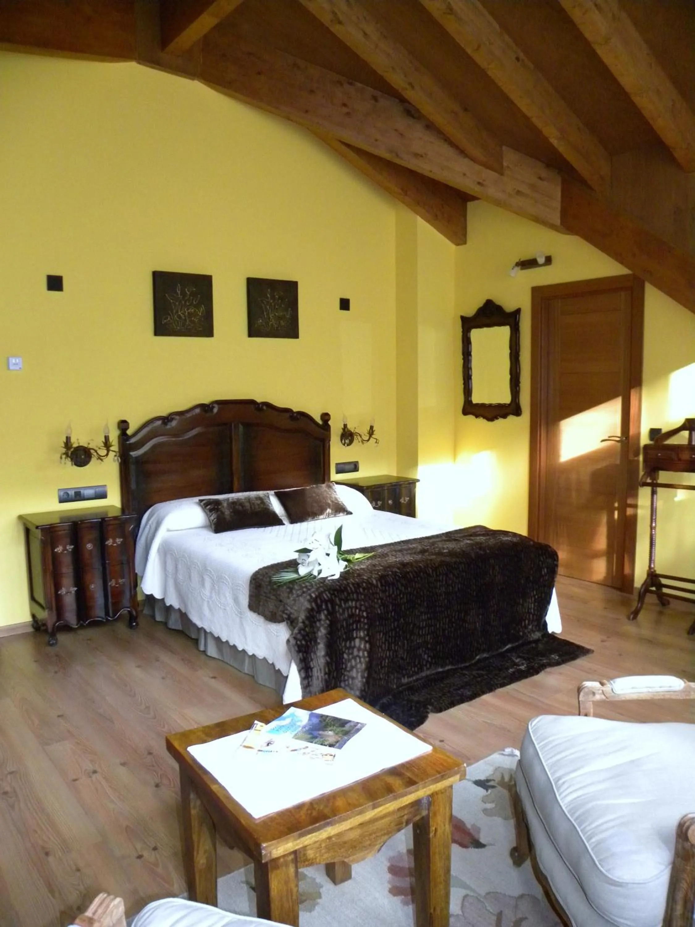 Photo of the whole room, Bed in Hotel Valle del Silencio