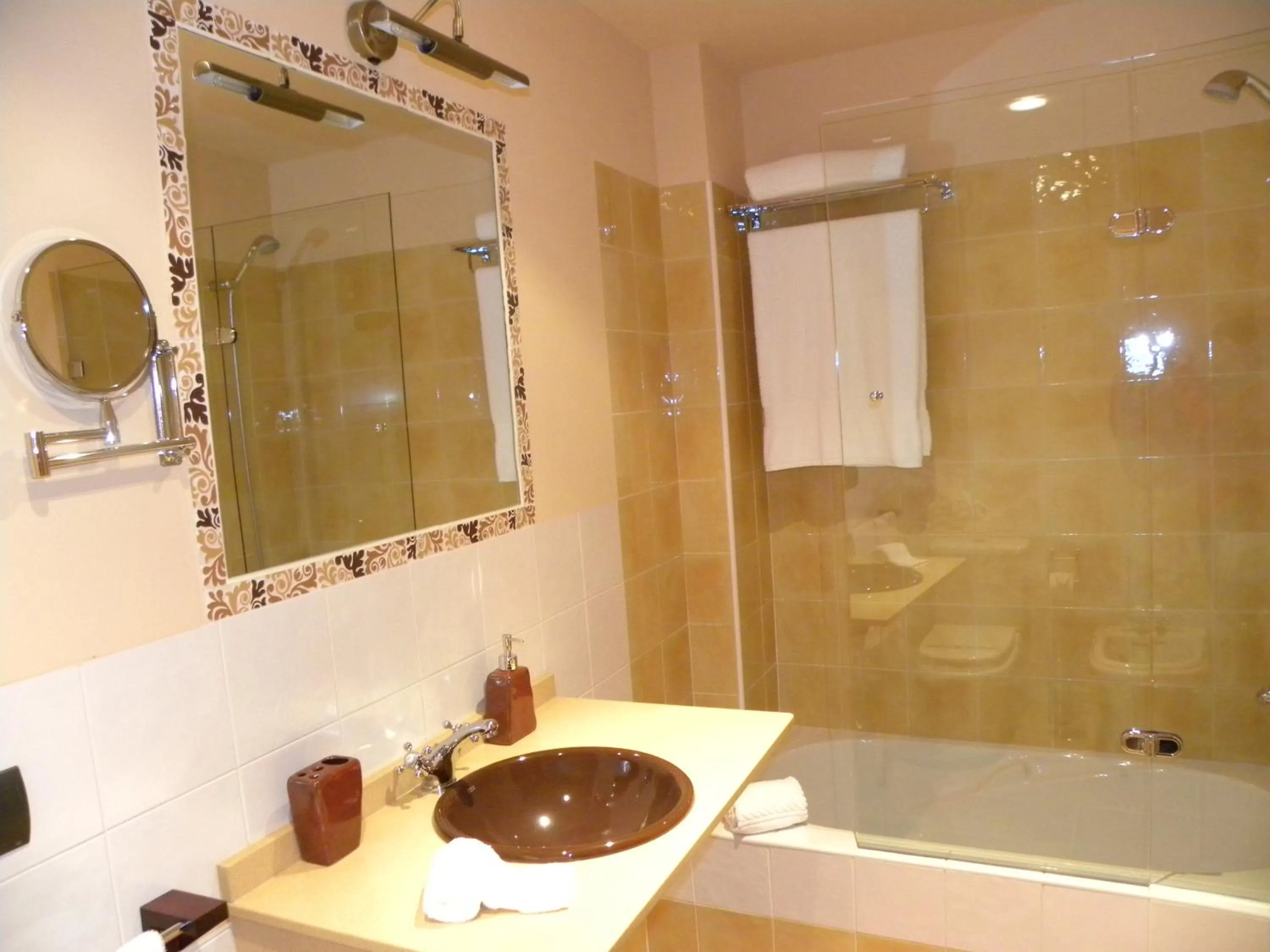 Bathroom in Hotel Valle del Silencio