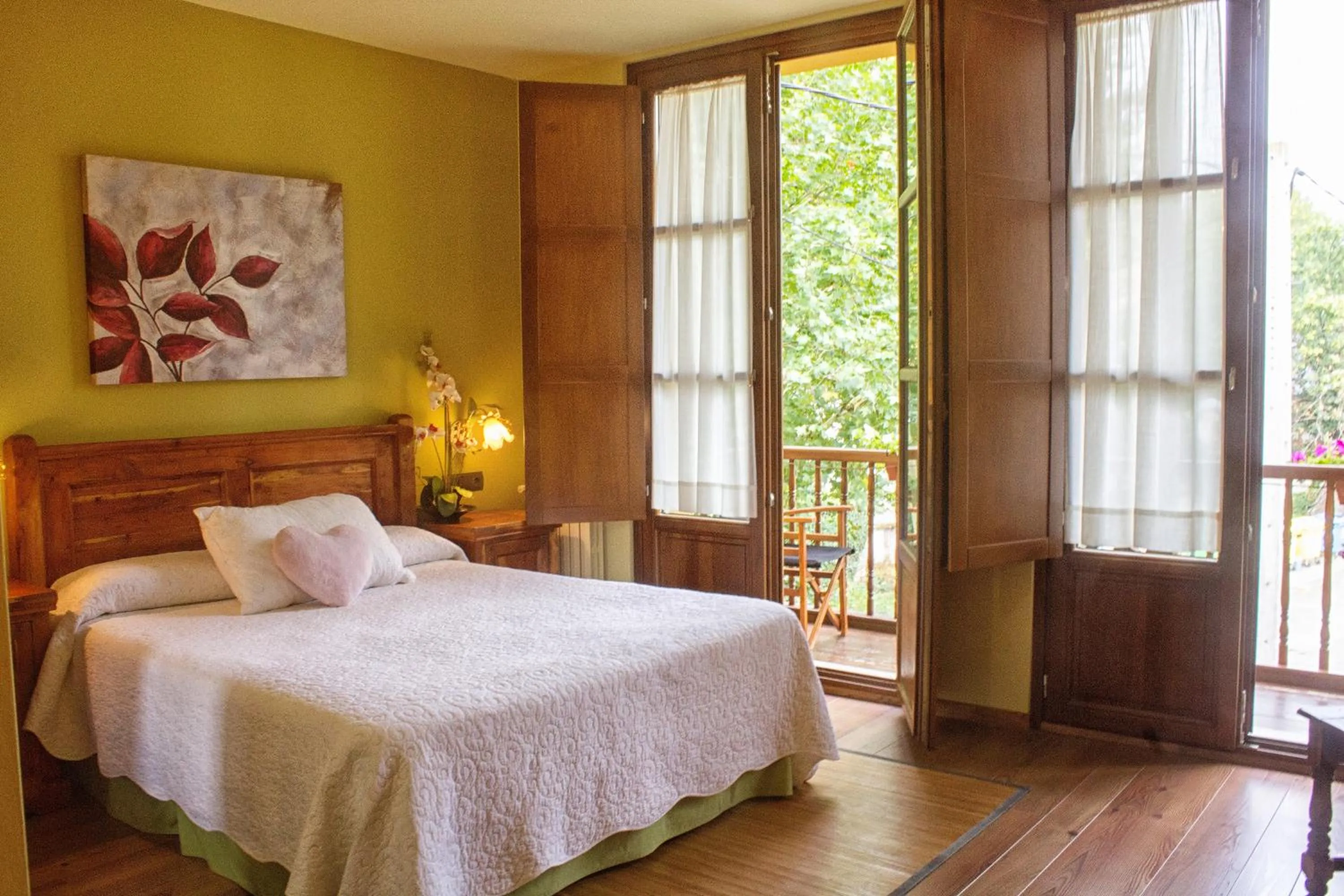 Photo of the whole room, Bed in Hotel Valle del Silencio