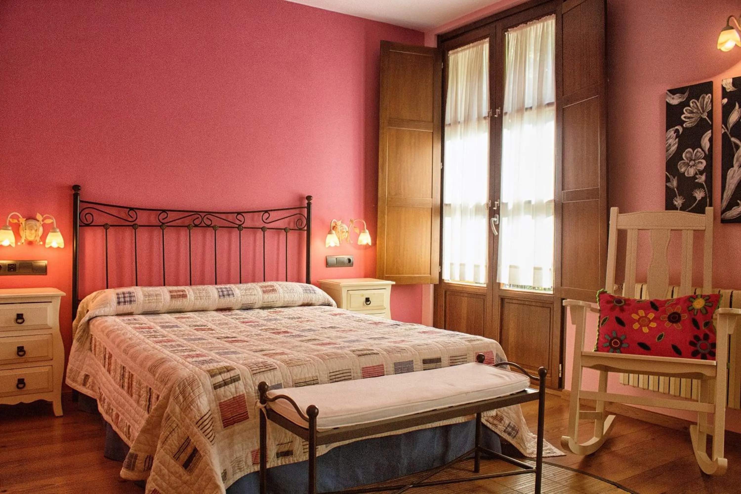 Photo of the whole room, Bed in Hotel Valle del Silencio