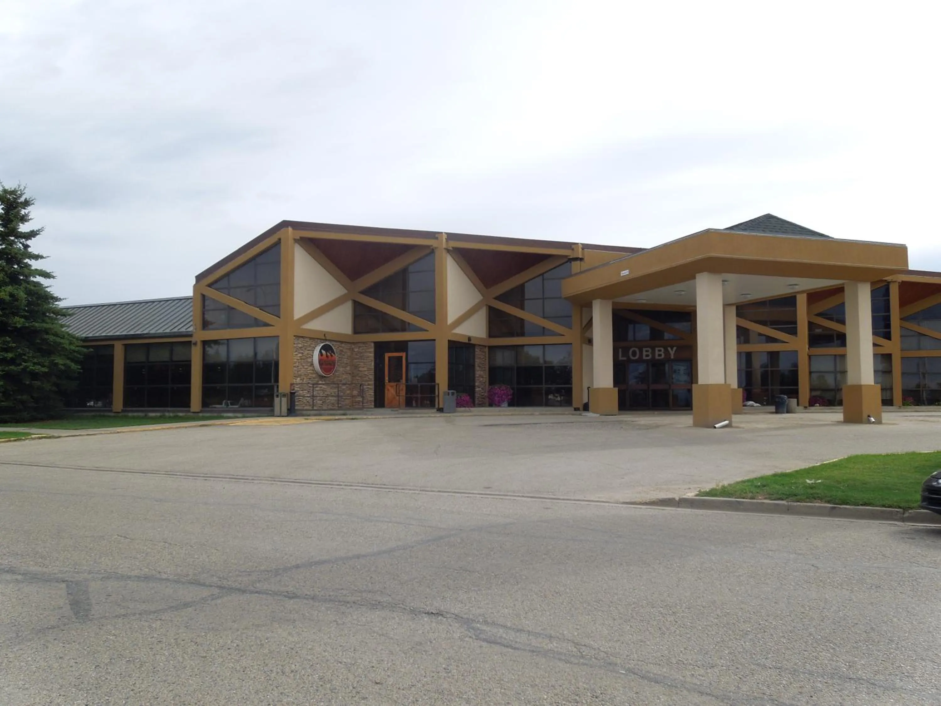 Facade/entrance in Walking Eagle Inn & Lodge