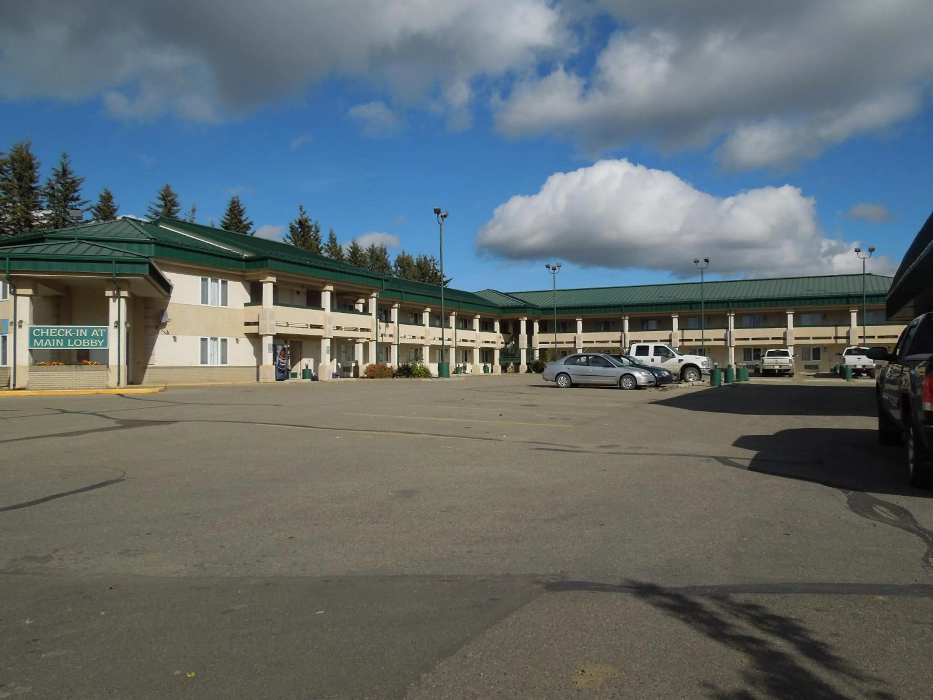Facade/entrance in Walking Eagle Inn & Lodge